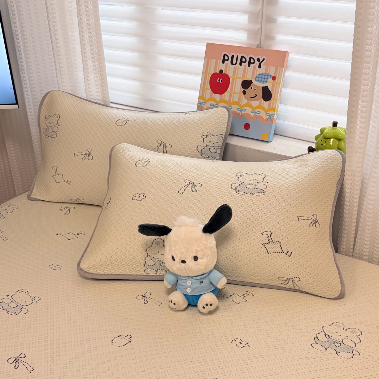 91家纺网 家纺一手货源 找家纺 懒猫家纺 2026新款卡通提花凉豆豆床笠款凉席 兔兔乐园-床笠款