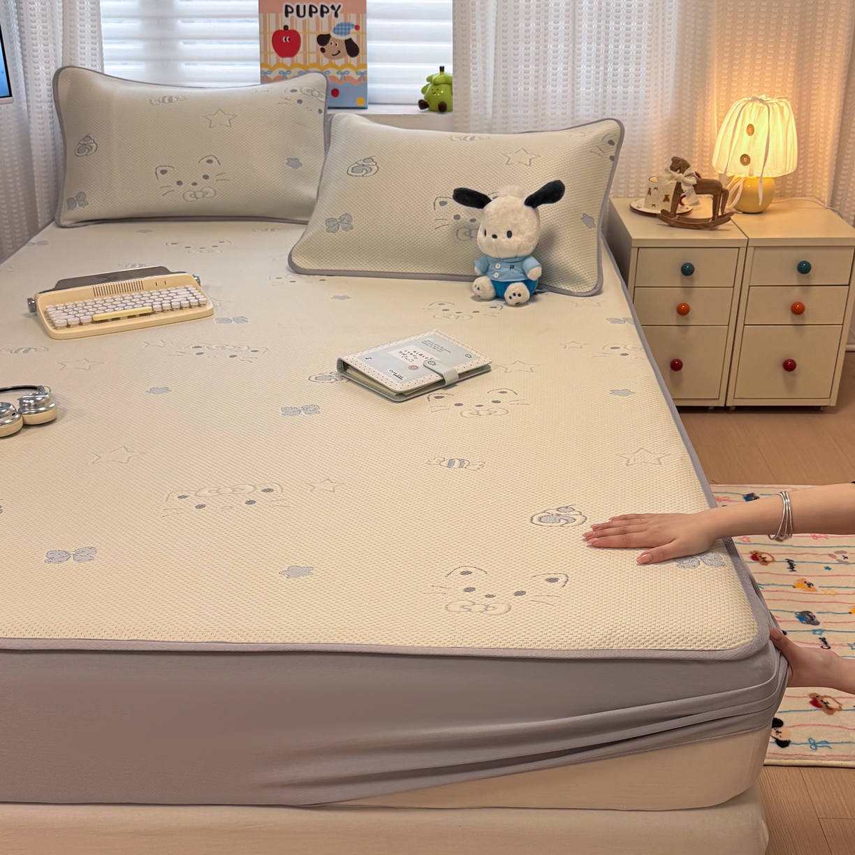 91家纺网 家纺一手货源 找家纺 懒猫家纺 2026新款卡通提花凉豆豆床笠款凉席 星糖蓝猫-床笠款