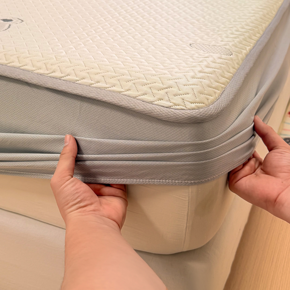 91家纺网 家纺一手货源 找家纺 懒猫家纺 2026新款卡通提花凉豆豆床笠款凉席 爱心小熊-床笠款