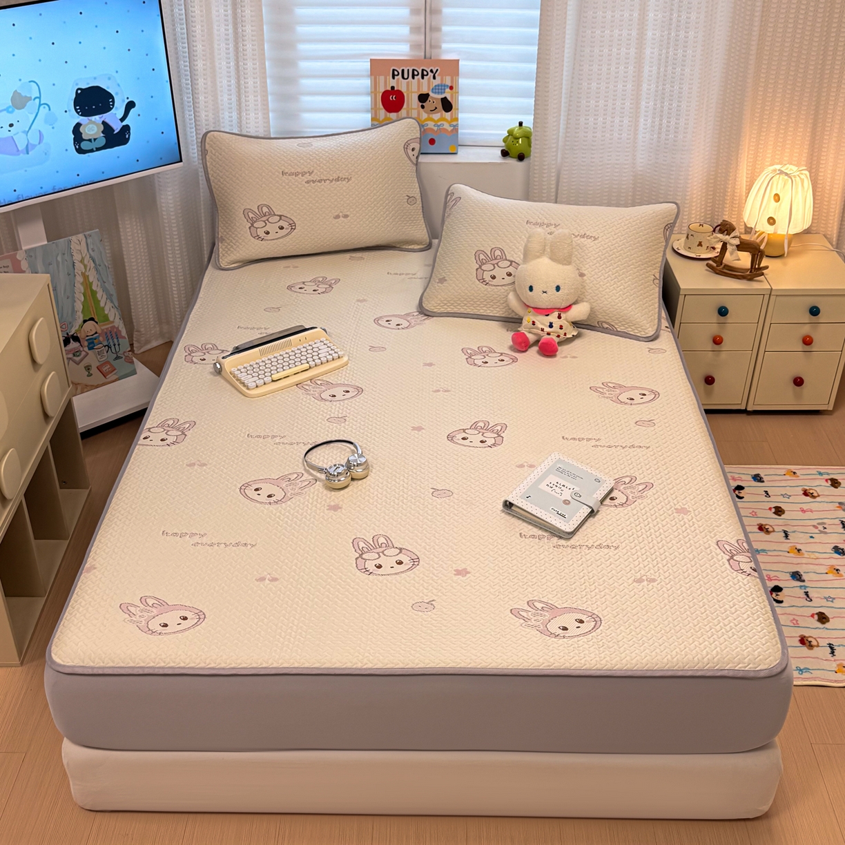 91家纺网 家纺一手货源 找家纺 懒猫家纺 2026新款卡通提花凉豆豆床笠款凉席 粉绒兔子-床笠款