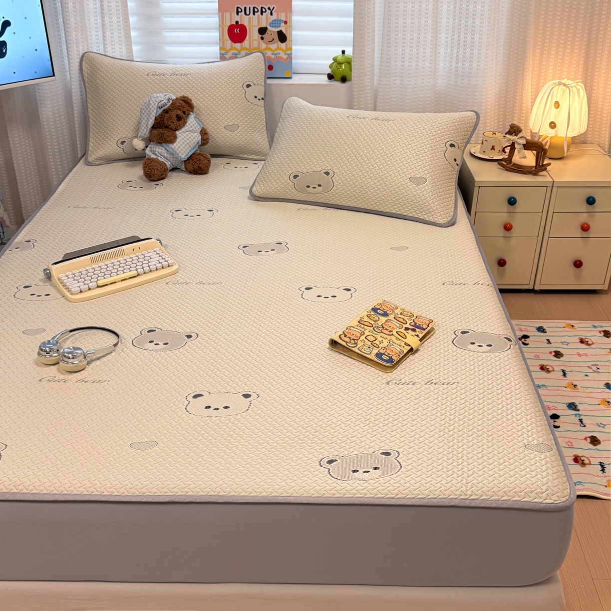 91家纺网 家纺一手货源 找家纺 懒猫家纺 2026新款卡通提花凉豆豆床笠款凉席 爱心小熊-床笠款