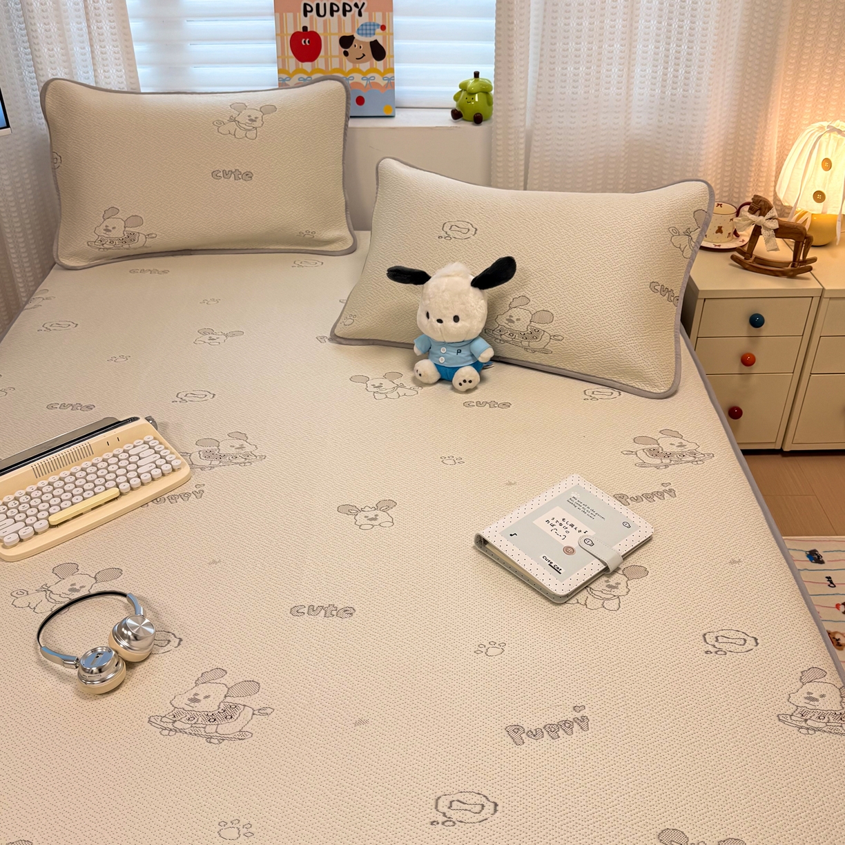 91家纺网 家纺一手货源 找家纺 懒猫家纺 2026新款卡通提花凉豆豆床笠款凉席 活力狗仔-床笠款