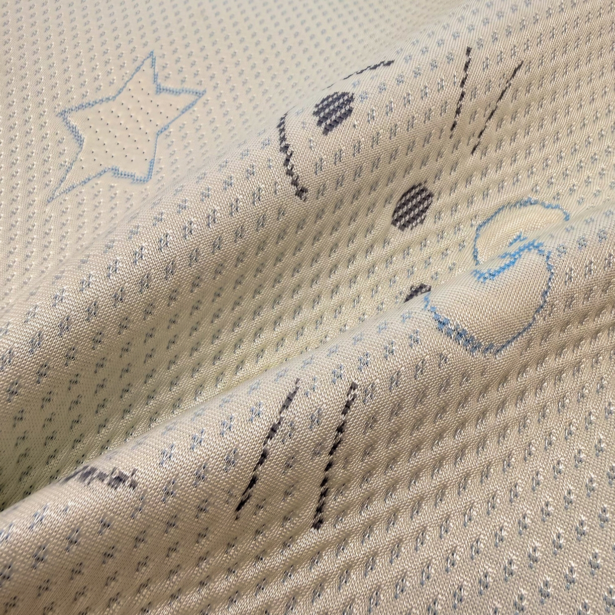 91家纺网 家纺一手货源 找家纺 懒猫家纺 2026新款卡通提花凉豆豆床笠款凉席 星糖蓝猫-床笠款