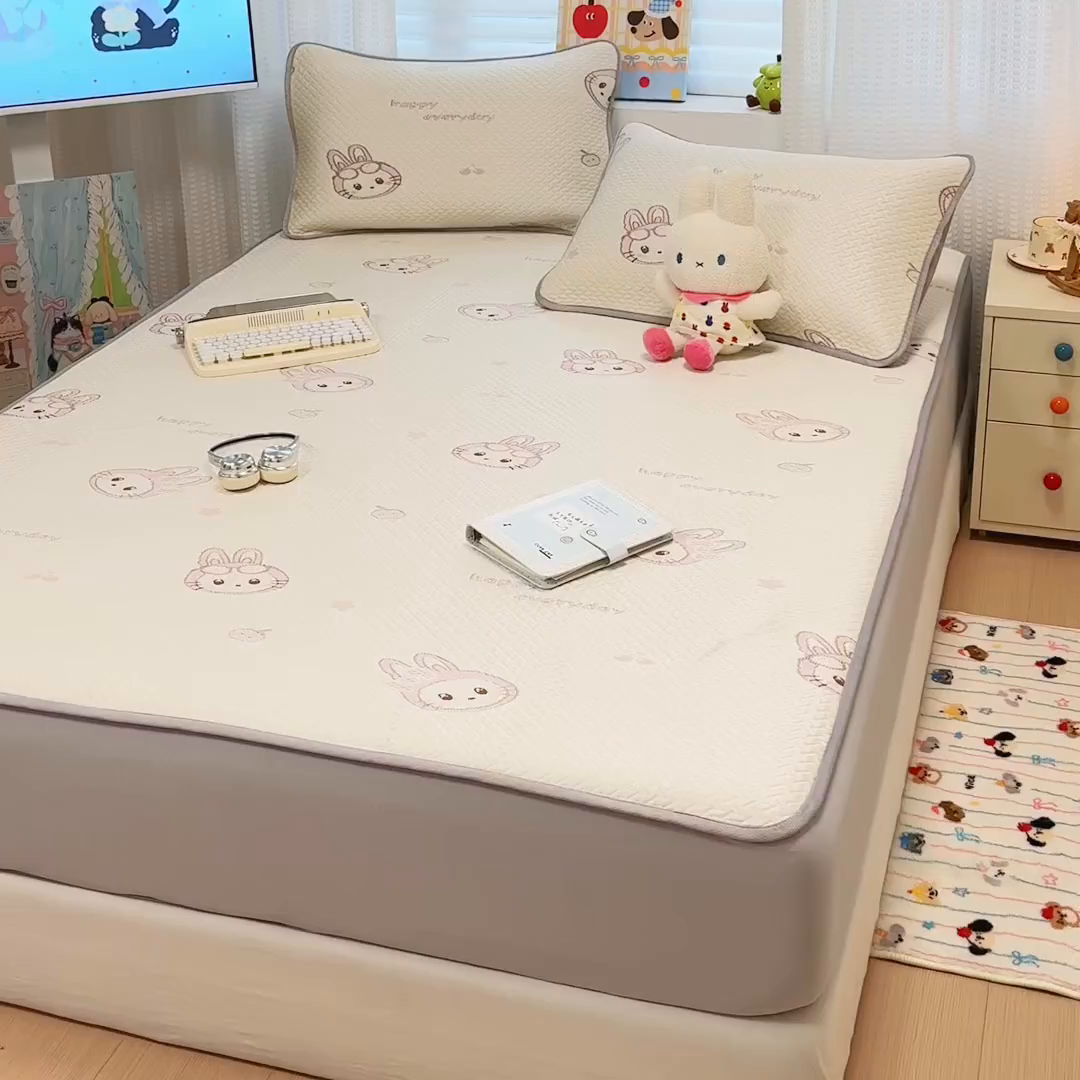 91家纺网 家纺一手货源 找家纺 懒猫家纺 2026新款卡通提花凉豆豆床笠款凉席 粉绒兔子-床笠款