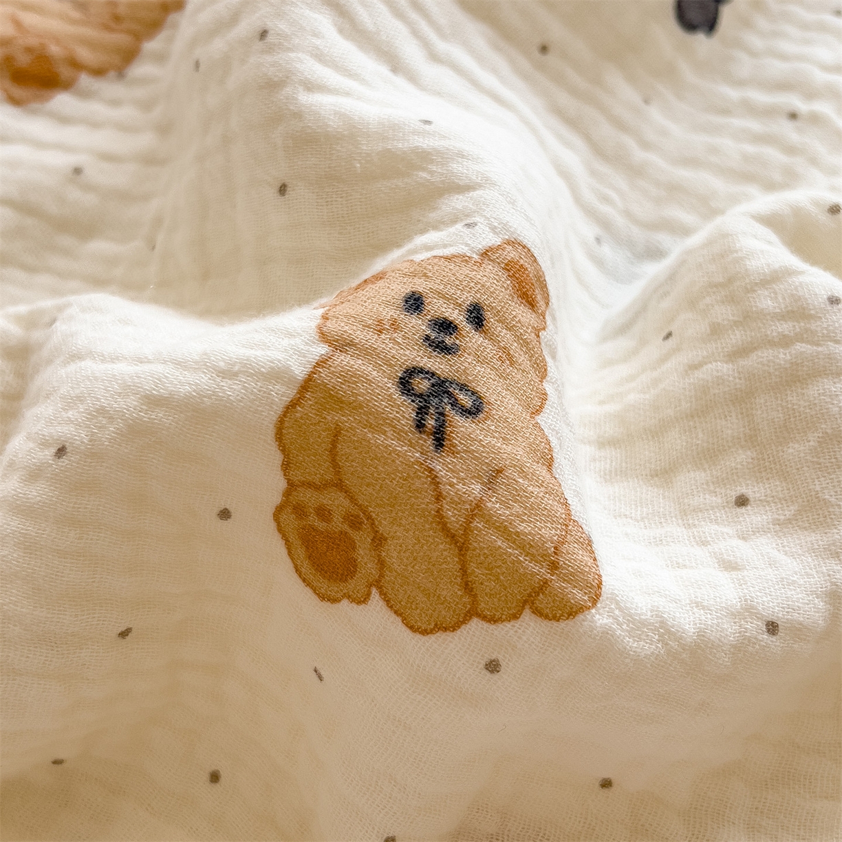 91家纺网 家纺一手货源 找家纺 布凡家居 2026新款A类贝壳边全棉双层纱布毯夏被毯盖毯双层纱浴巾毯 皱皱纱-小玩偶