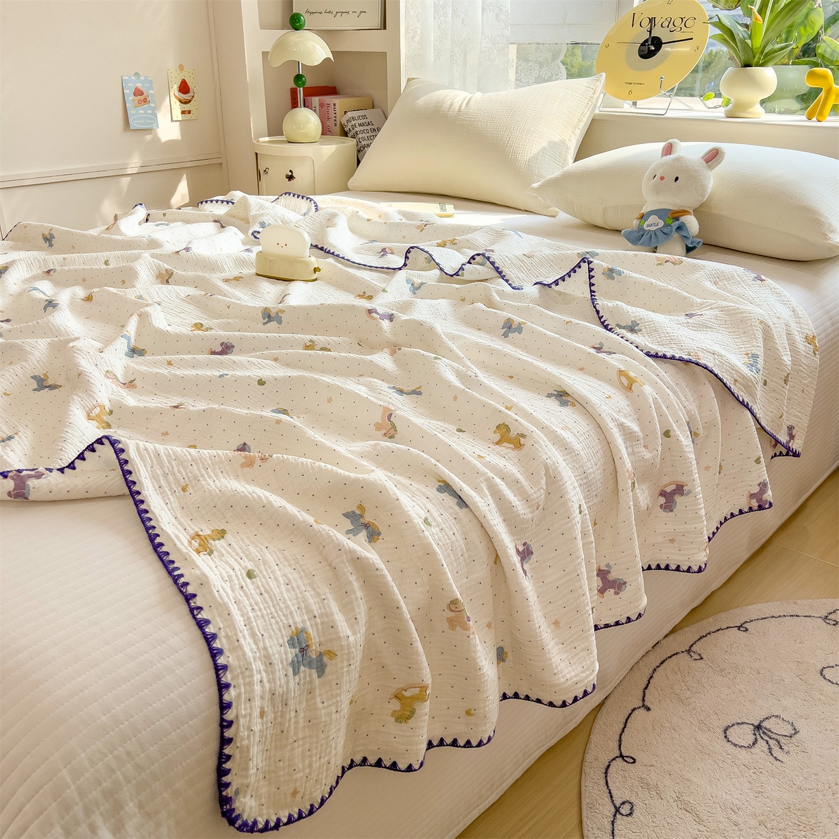 91家纺网 家纺一手货源 找家纺 布凡家居 2026新款A类贝壳边全棉双层纱布毯夏被毯盖毯双层纱浴巾毯 皱皱纱-小木马