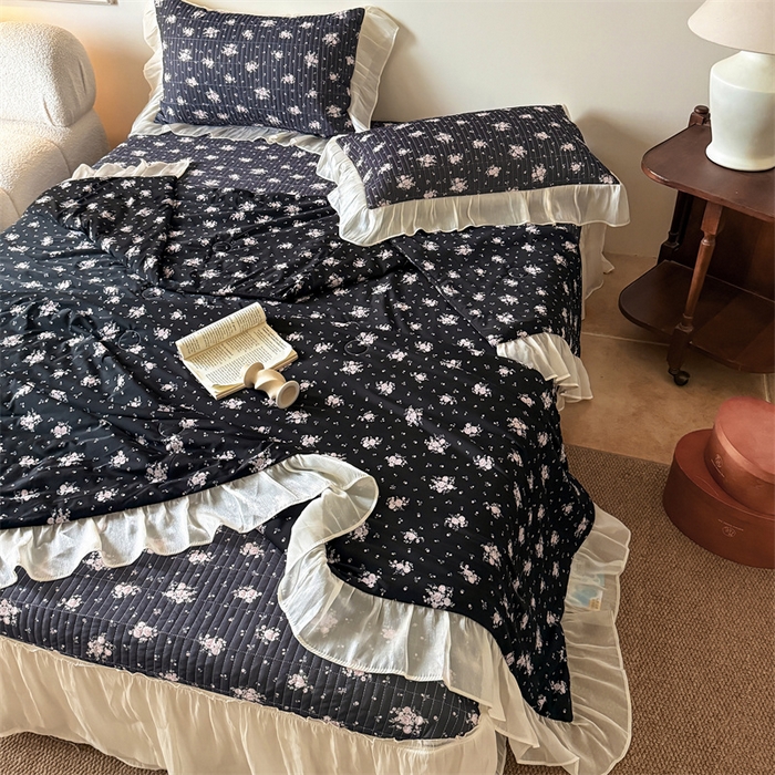 91家纺网 家纺一手货源 找家纺 吾欢心 2026新款仿锦安法式花边凉感丝床盖款夏凉被四件套软凉席三件套小冰皮空调被 香颂漫花