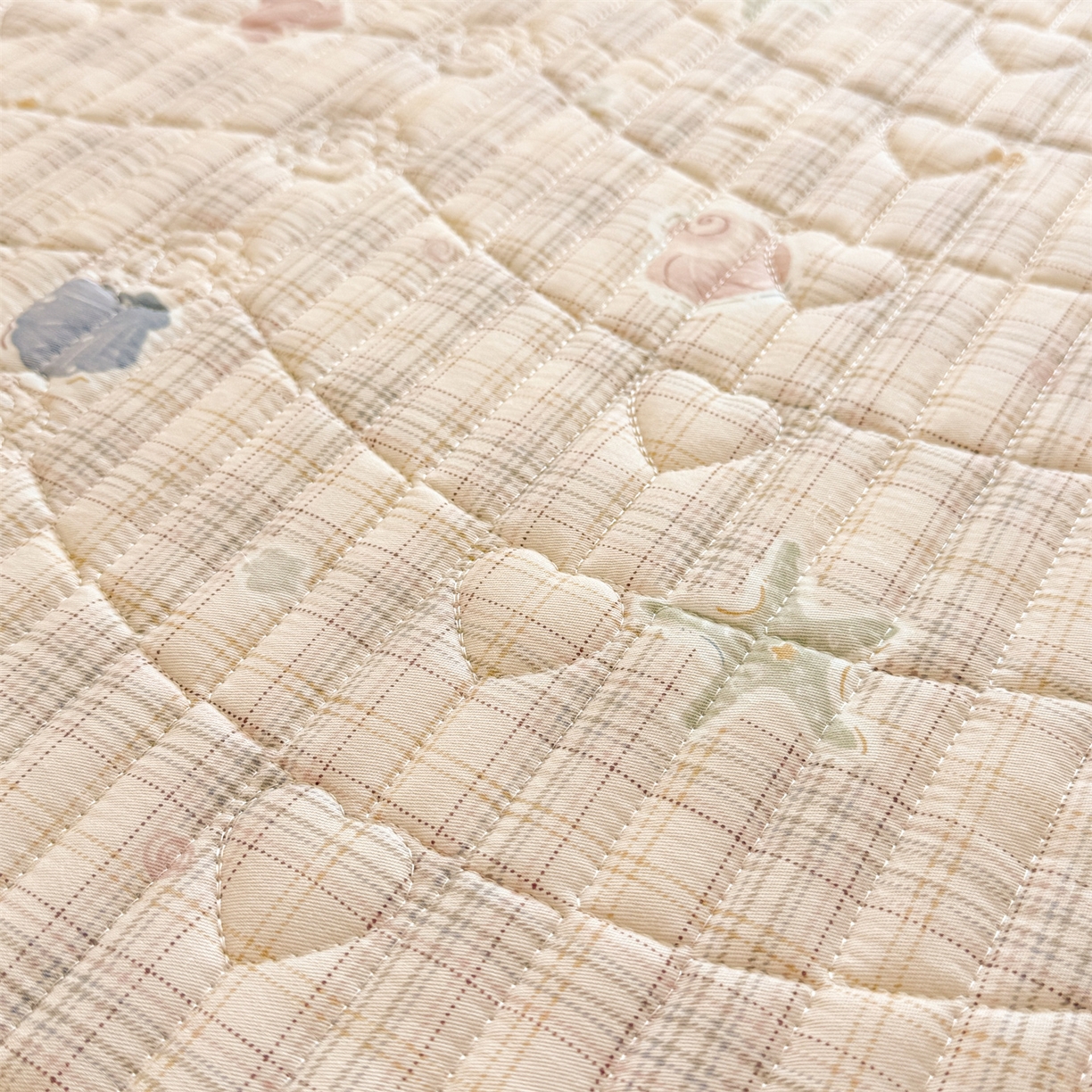 91家纺网 家纺一手货源 找家纺 （总）宜凡家纺 2026新款全棉印花夹棉花边床笠套件②--四件套