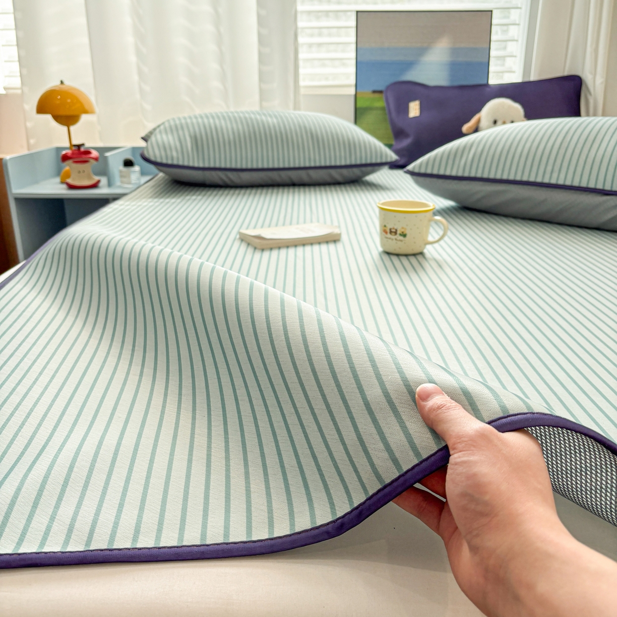 91家纺网 家纺一手货源 找家纺 （总）雅居纺家纺 2026新款简约条纹系列凉席牛奶丝三明治底冰丝凉席