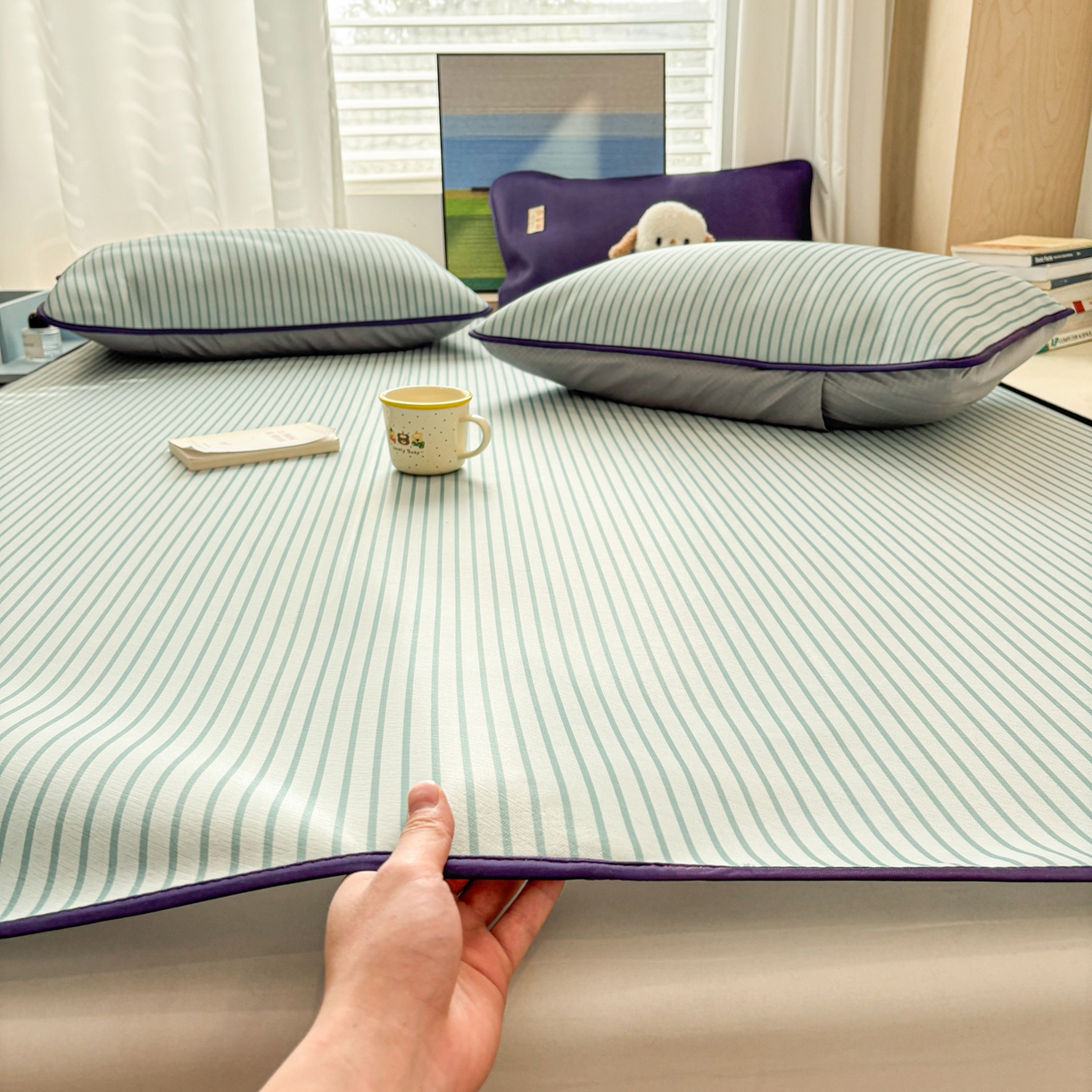 91家纺网 家纺一手货源 找家纺 雅居纺家纺 2026新款简约条纹系列凉席牛奶丝三明治底冰丝凉席 简约绿条