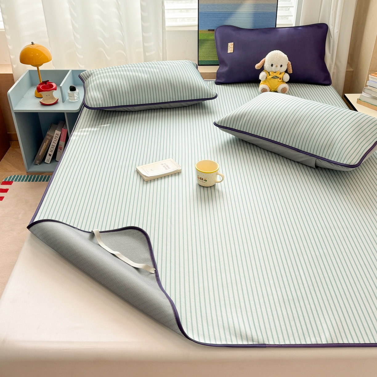 91家纺网 家纺一手货源 找家纺 雅居纺家纺 2026新款简约条纹系列凉席牛奶丝三明治底冰丝凉席 简约绿条