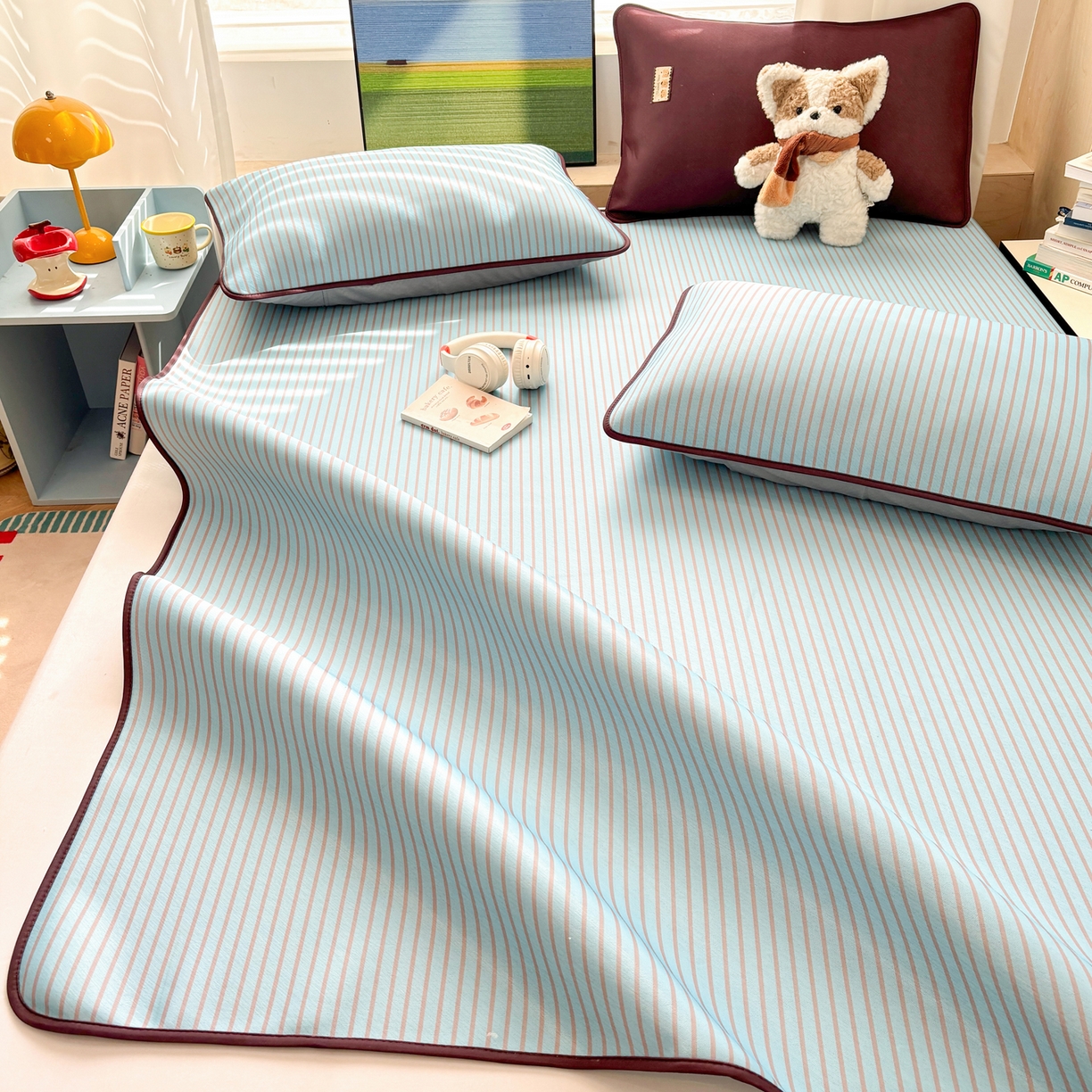 91家纺网 家纺一手货源 找家纺 雅居纺家纺 2026新款简约条纹系列凉席牛奶丝三明治底冰丝凉席 简约蓝条