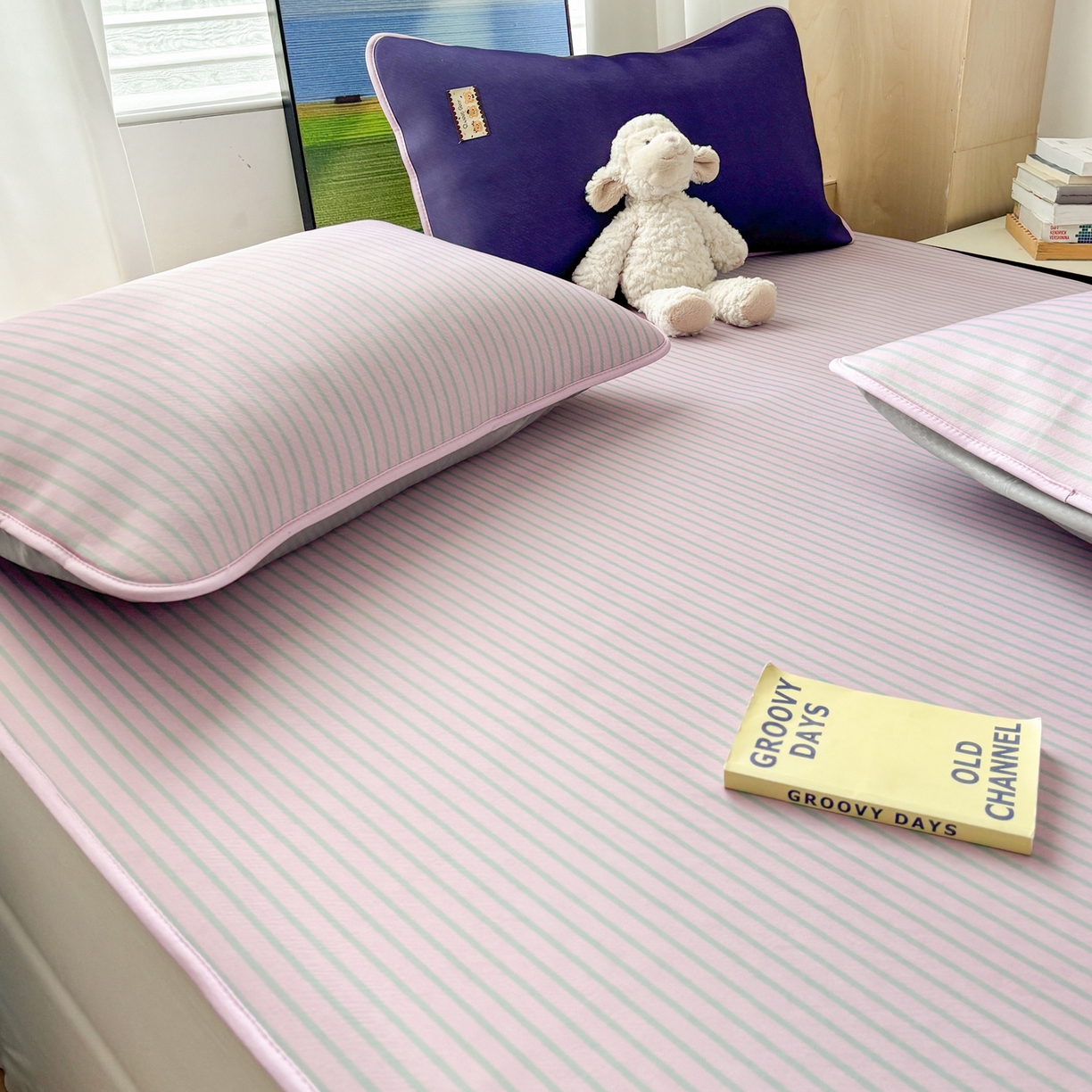 91家纺网 家纺一手货源 找家纺 雅居纺家纺 2026新款简约条纹系列凉席牛奶丝三明治底冰丝凉席 简约豆沙条