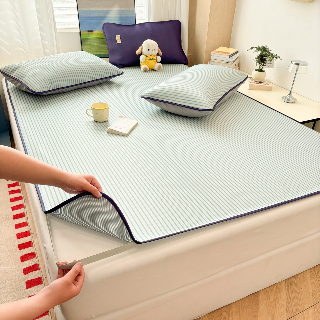 91家纺网 家纺一手货源 找家纺 雅居纺家纺 2026新款简约条纹系列凉席牛奶丝三明治底冰丝凉席 简约绿条