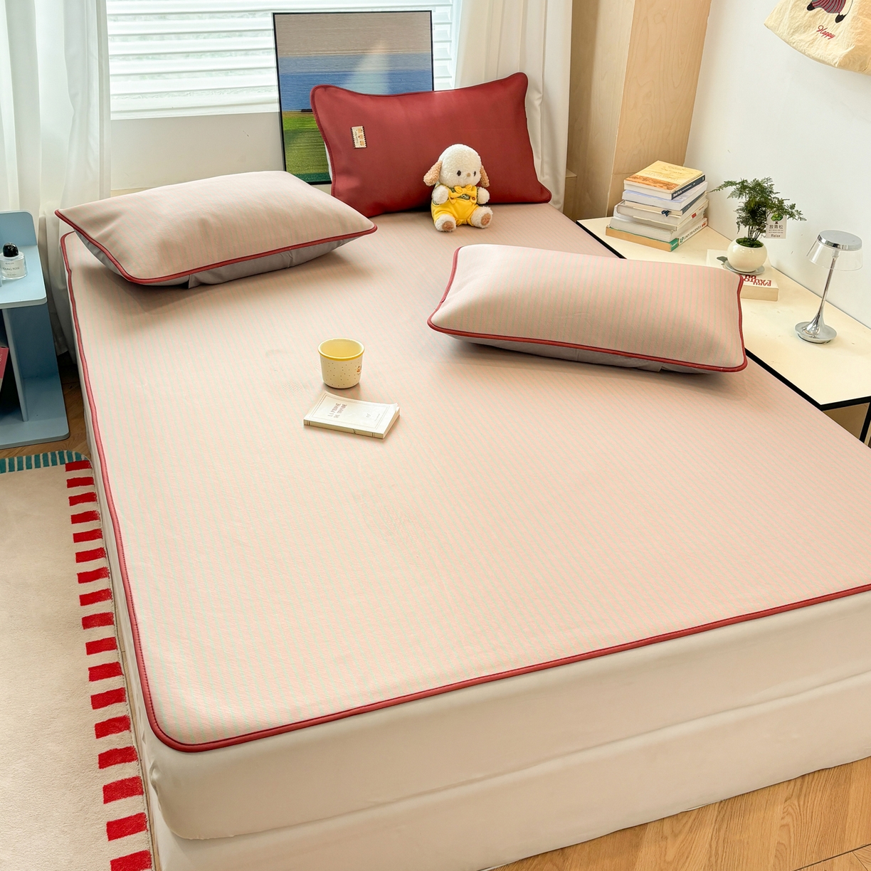 91家纺网 家纺一手货源 找家纺 雅居纺家纺 2026新款简约条纹系列凉席牛奶丝三明治底冰丝凉席 简约卡其条