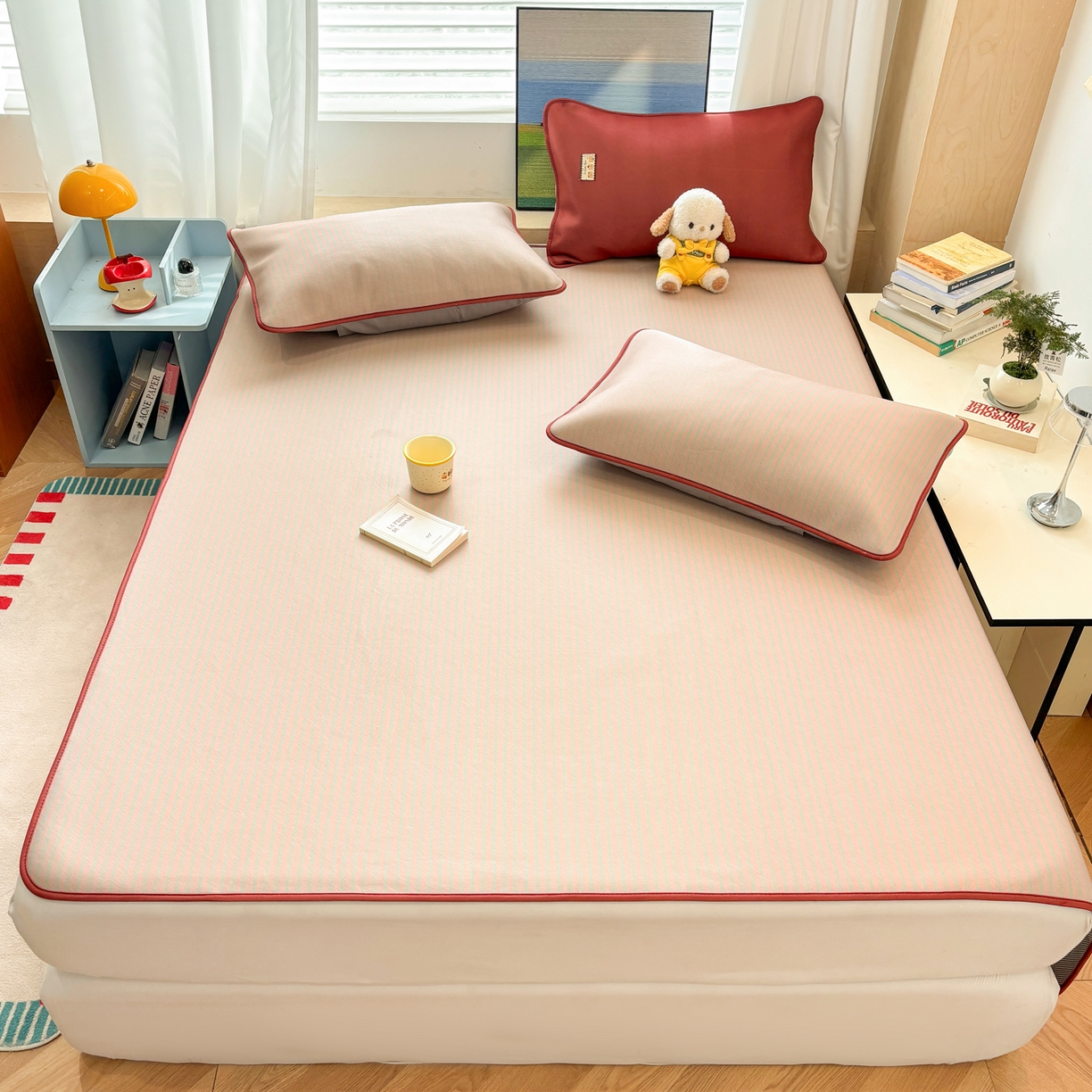 91家纺网 家纺一手货源 找家纺 雅居纺家纺 2026新款简约条纹系列凉席牛奶丝三明治底冰丝凉席 简约卡其条