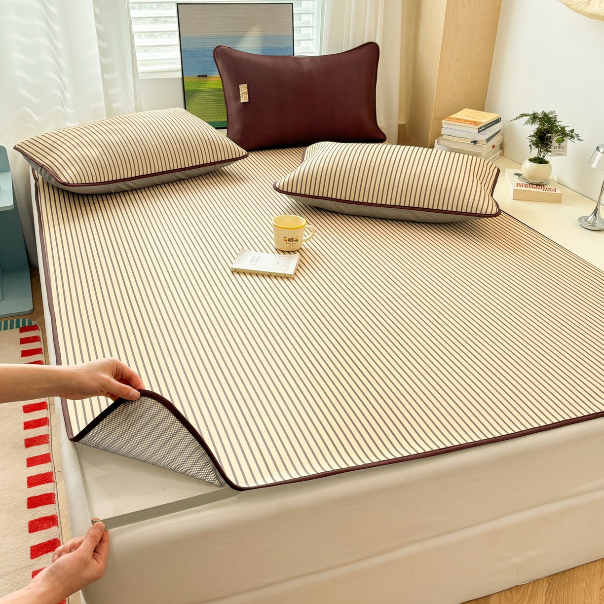 91家纺网 家纺一手货源 找家纺 雅居纺家纺 2026新款简约条纹系列凉席牛奶丝三明治底冰丝凉席 简约亮明黄条