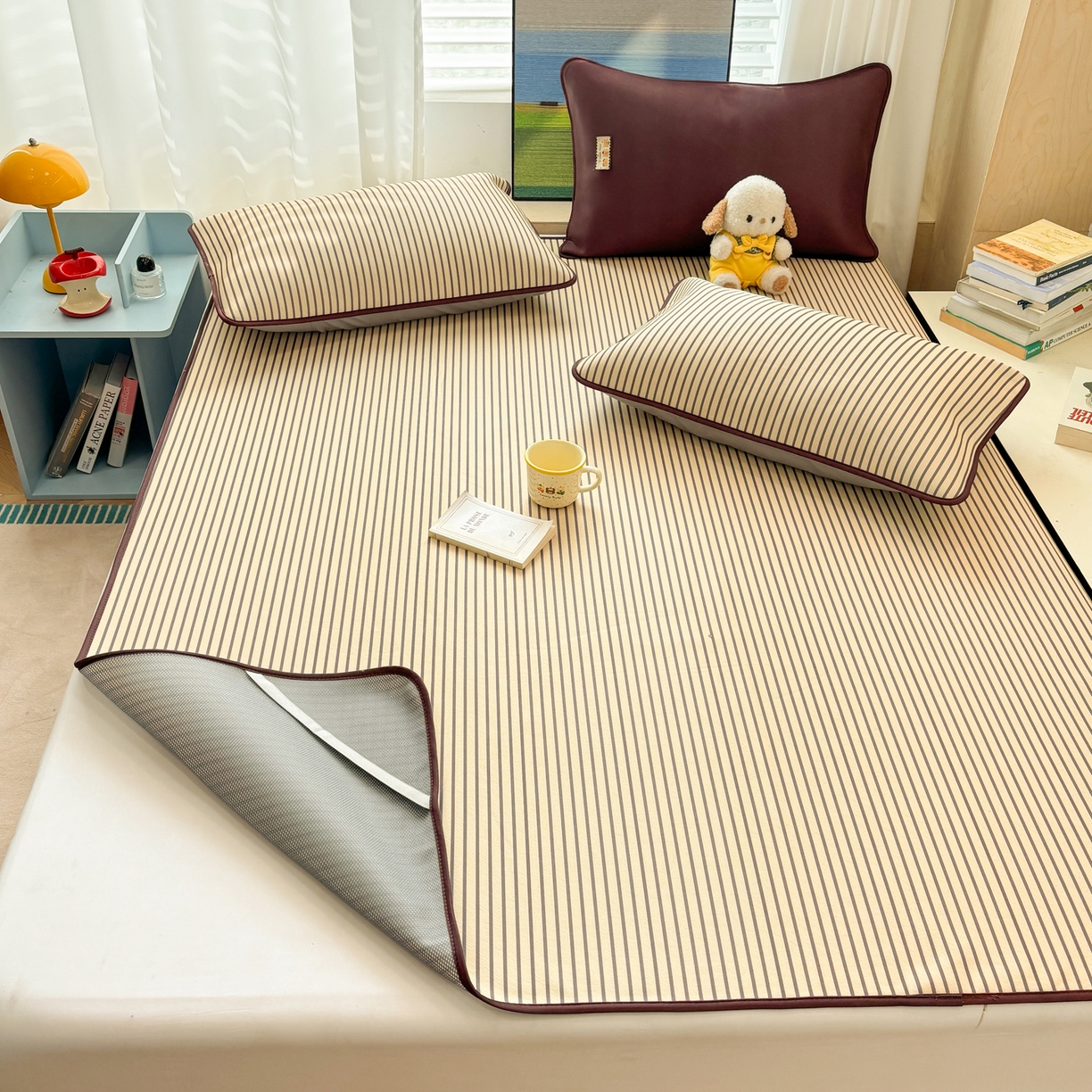 91家纺网 家纺一手货源 找家纺 雅居纺家纺 2026新款简约条纹系列凉席牛奶丝三明治底冰丝凉席 简约亮明黄条