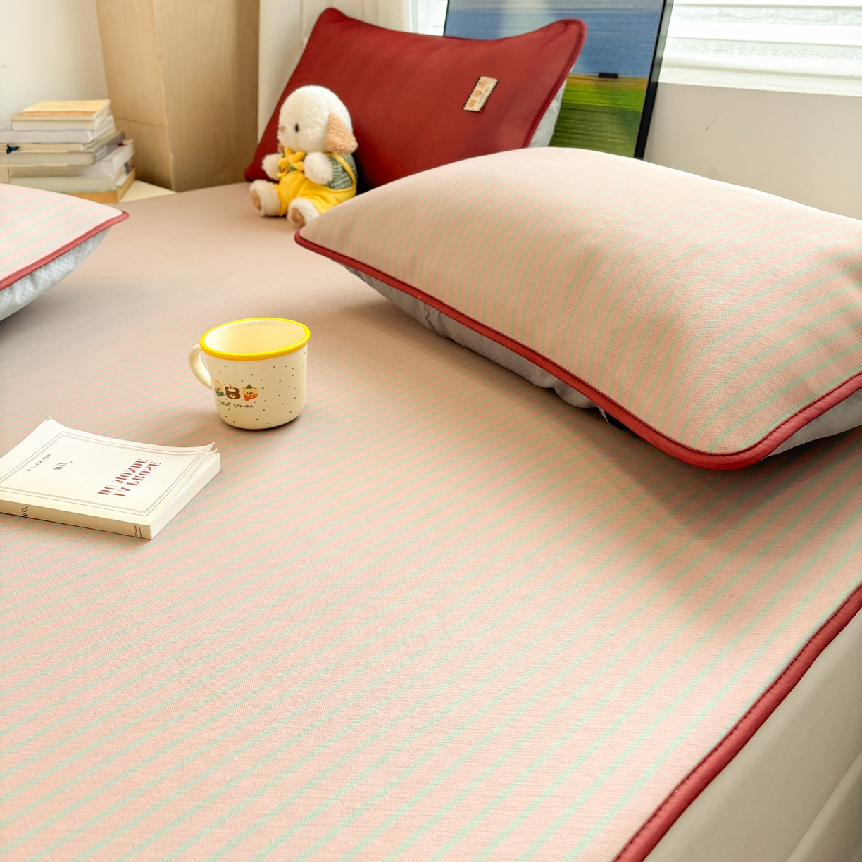 91家纺网 家纺一手货源 找家纺 雅居纺家纺 2026新款简约条纹系列凉席牛奶丝三明治底冰丝凉席 简约卡其条