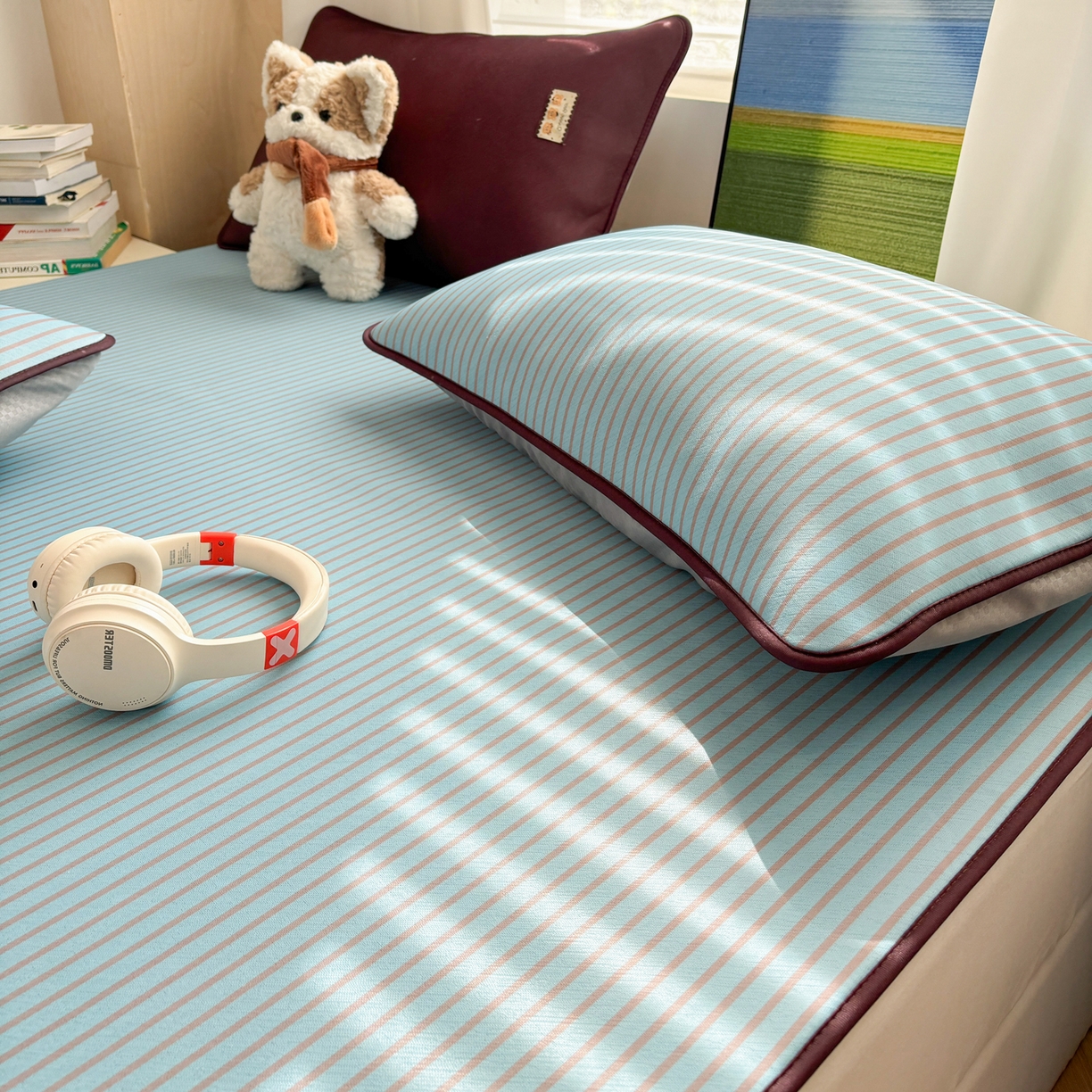 91家纺网 家纺一手货源 找家纺 雅居纺家纺 2026新款简约条纹系列凉席牛奶丝三明治底冰丝凉席 简约蓝条