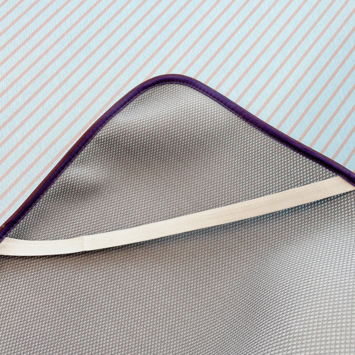 91家纺网 家纺一手货源 找家纺 雅居纺家纺 2026新款简约条纹系列凉席牛奶丝三明治底冰丝凉席 简约蓝条