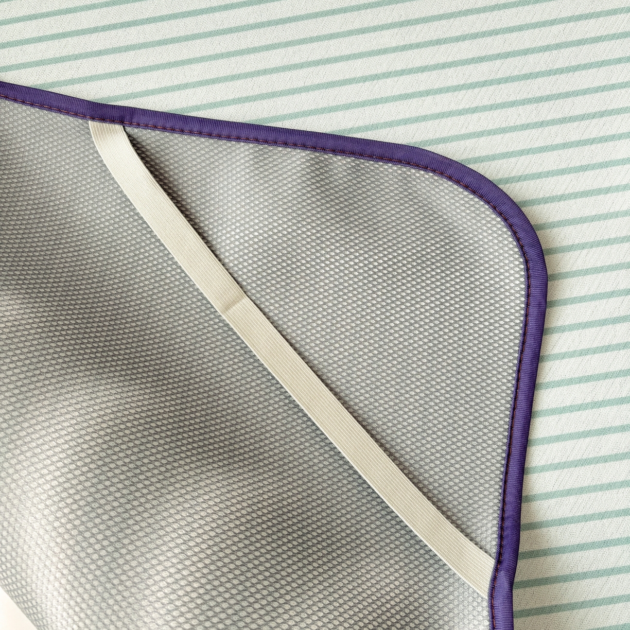 91家纺网 家纺一手货源 找家纺 雅居纺家纺 2026新款简约条纹系列凉席牛奶丝三明治底冰丝凉席 简约绿条