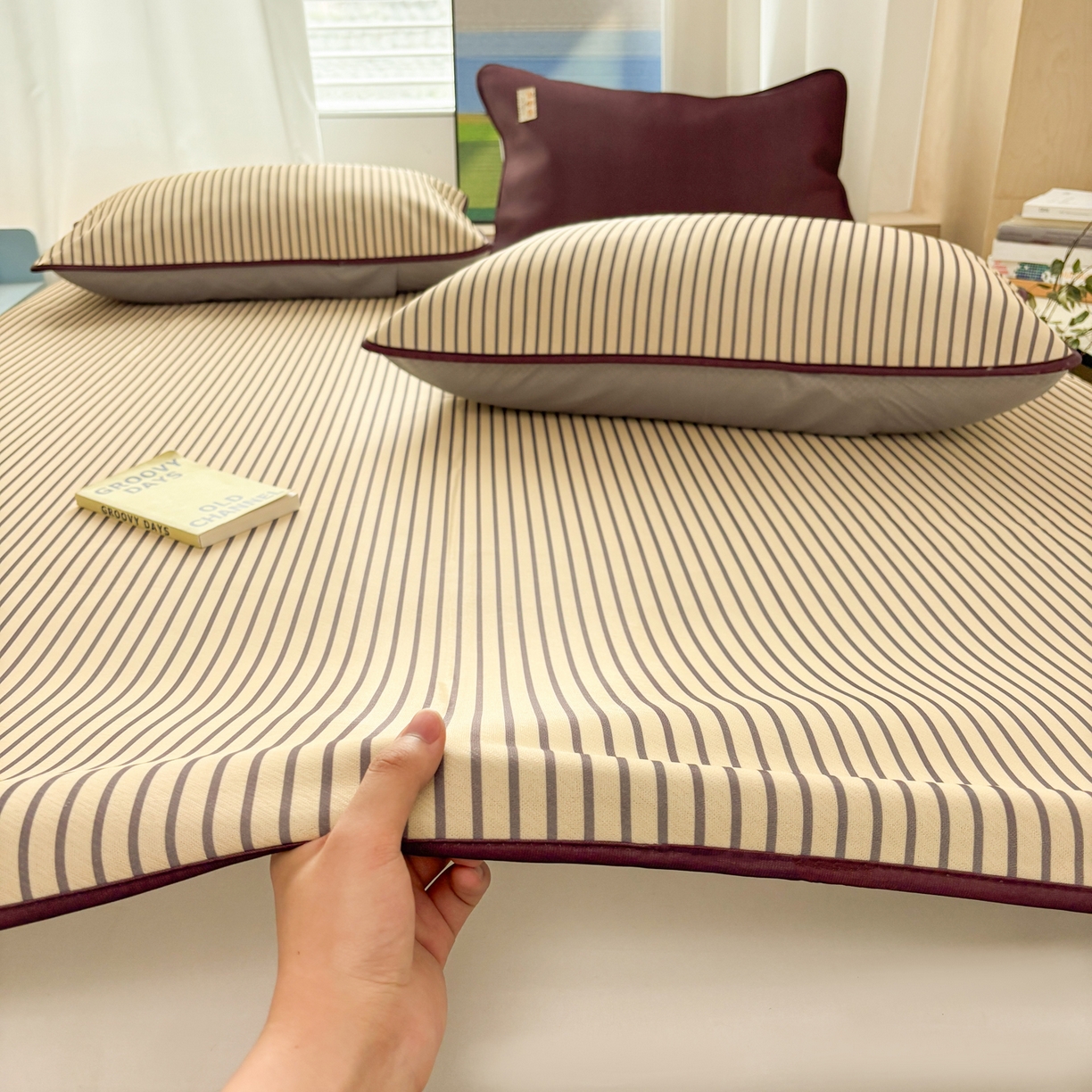 91家纺网 家纺一手货源 找家纺 雅居纺家纺 2026新款简约条纹系列凉席牛奶丝三明治底冰丝凉席 简约亮明黄条