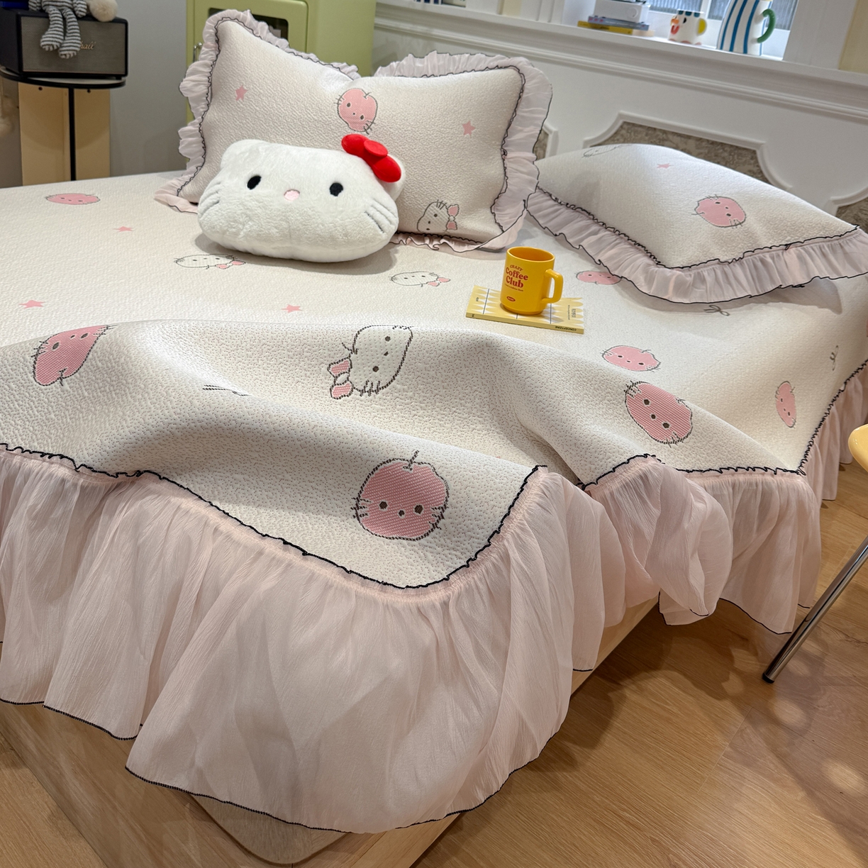 91家纺网 家纺一手货源 找家纺 （总）雅居纺家纺 2026新款PE凉感卡通床裙床盖凉席韩版花边加厚三明治底PE凉感席