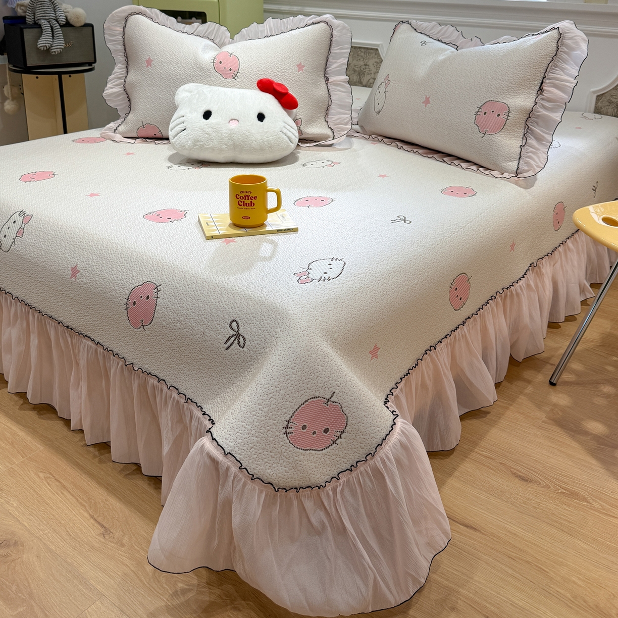 91家纺网 家纺一手货源 找家纺 （总）雅居纺家纺 2026新款PE凉感卡通床裙床盖凉席韩版花边加厚三明治底PE凉感席