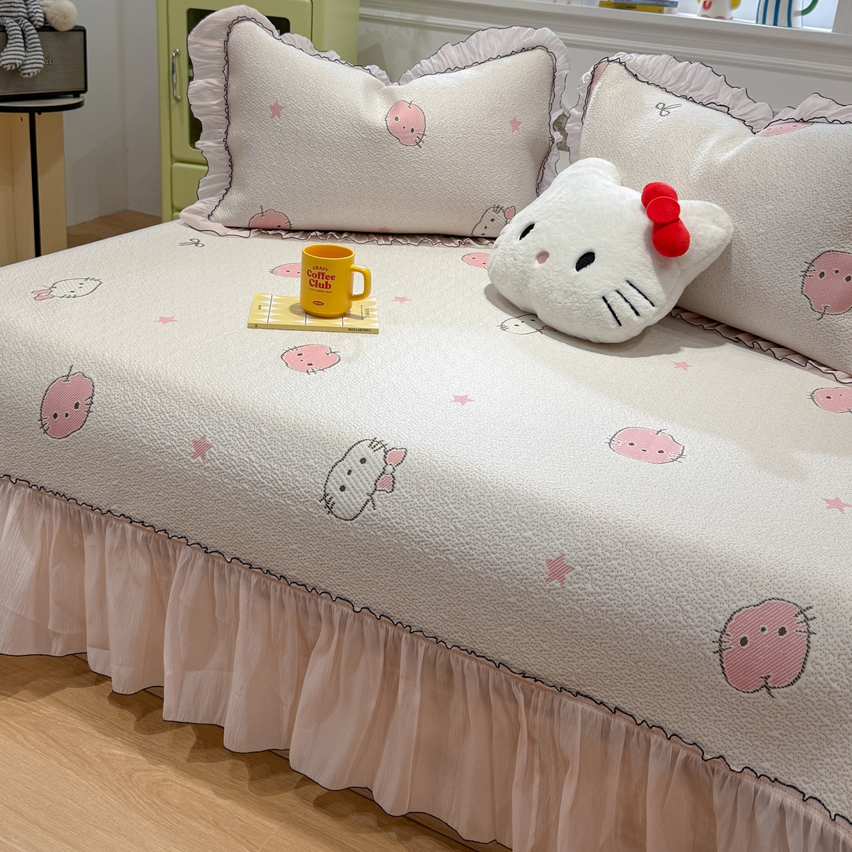 91家纺网 家纺一手货源 找家纺 （总）雅居纺家纺 2026新款PE凉感卡通床裙床盖凉席韩版花边加厚三明治底PE凉感席