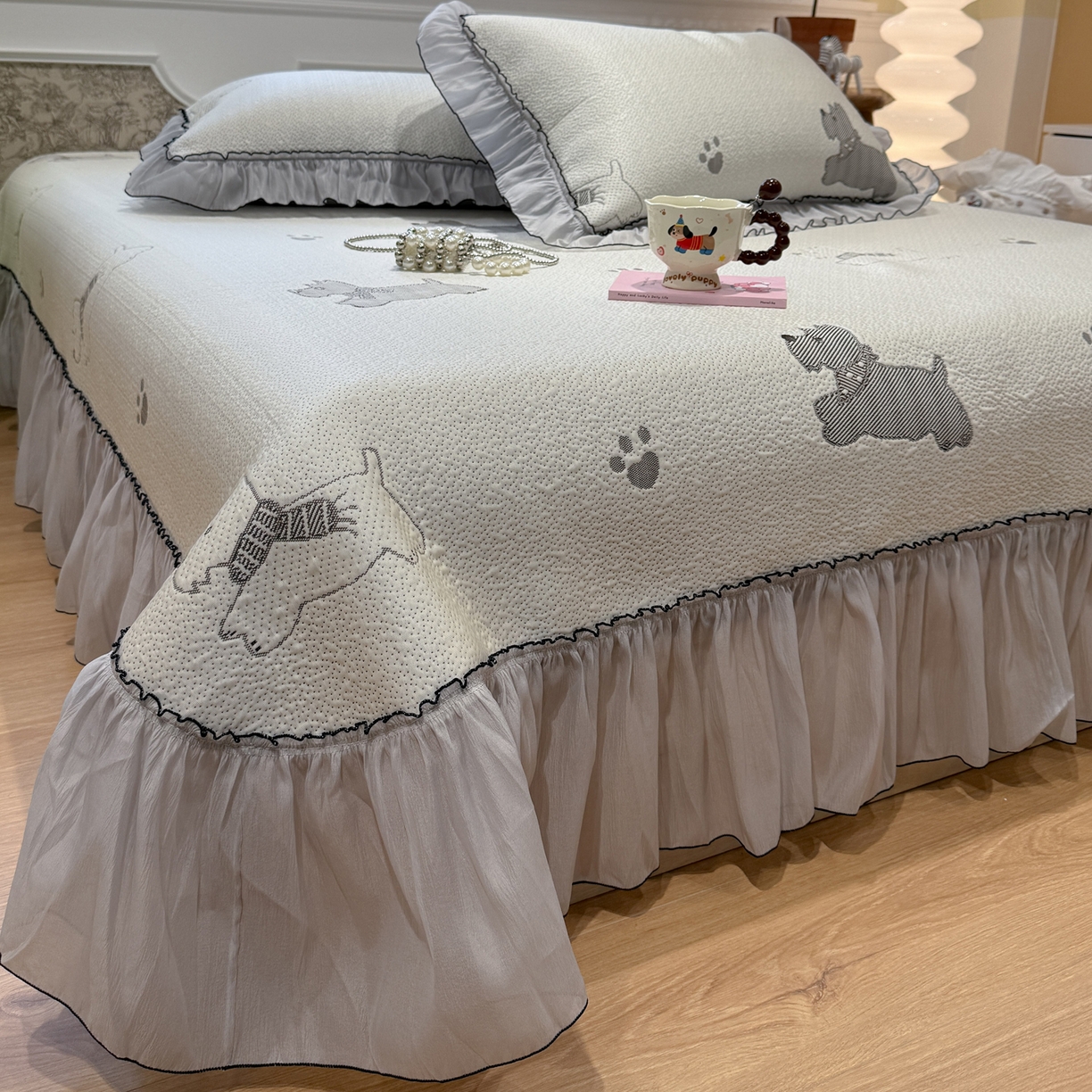 91家纺网 家纺一手货源 找家纺 （总）雅居纺家纺 2026新款PE凉感卡通床裙床盖凉席韩版花边加厚三明治底PE凉感席