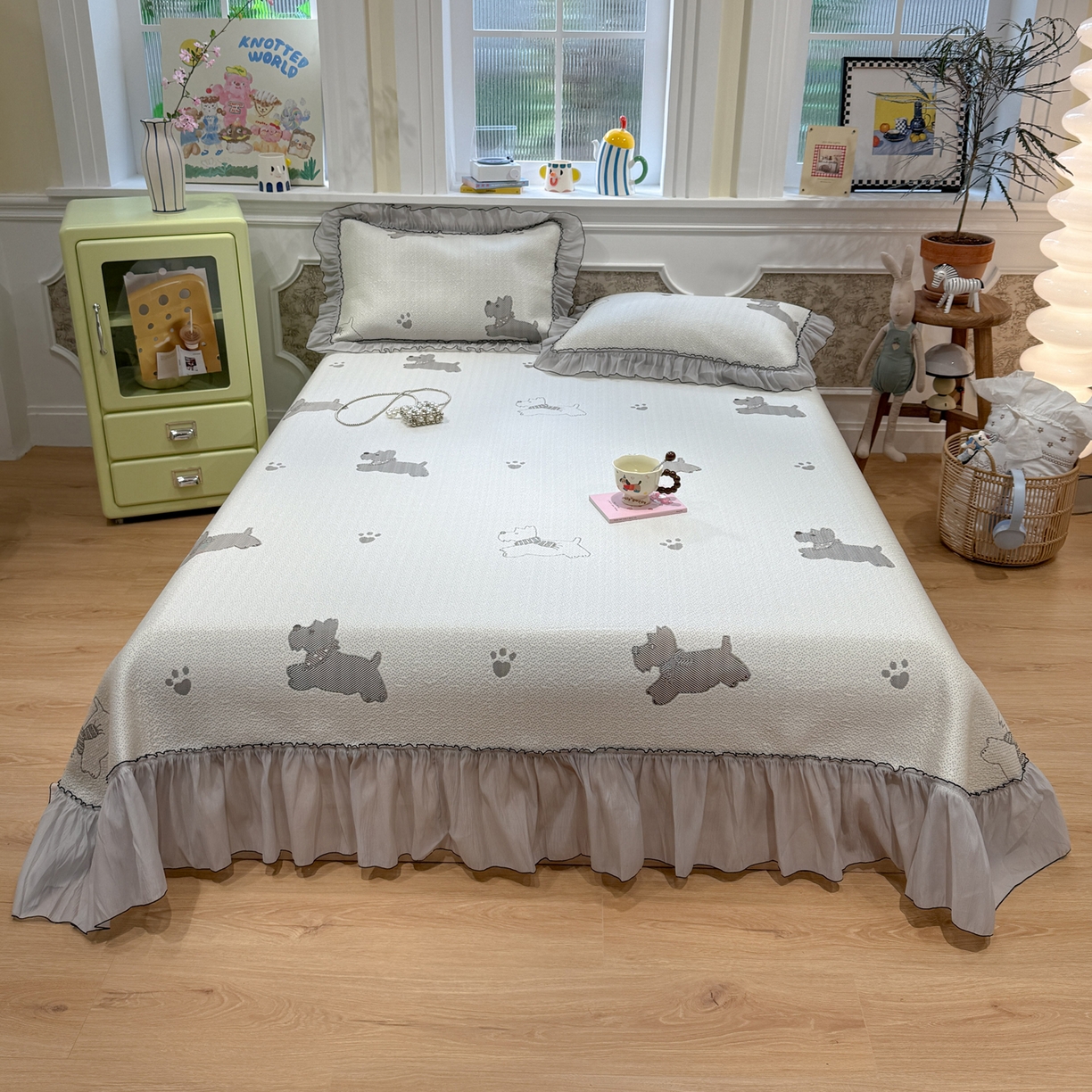 91家纺网 家纺一手货源 找家纺 雅居纺家纺 2026新款PE凉感卡通床裙床盖凉席韩版花边加厚三明治底PE凉感席 汪星人