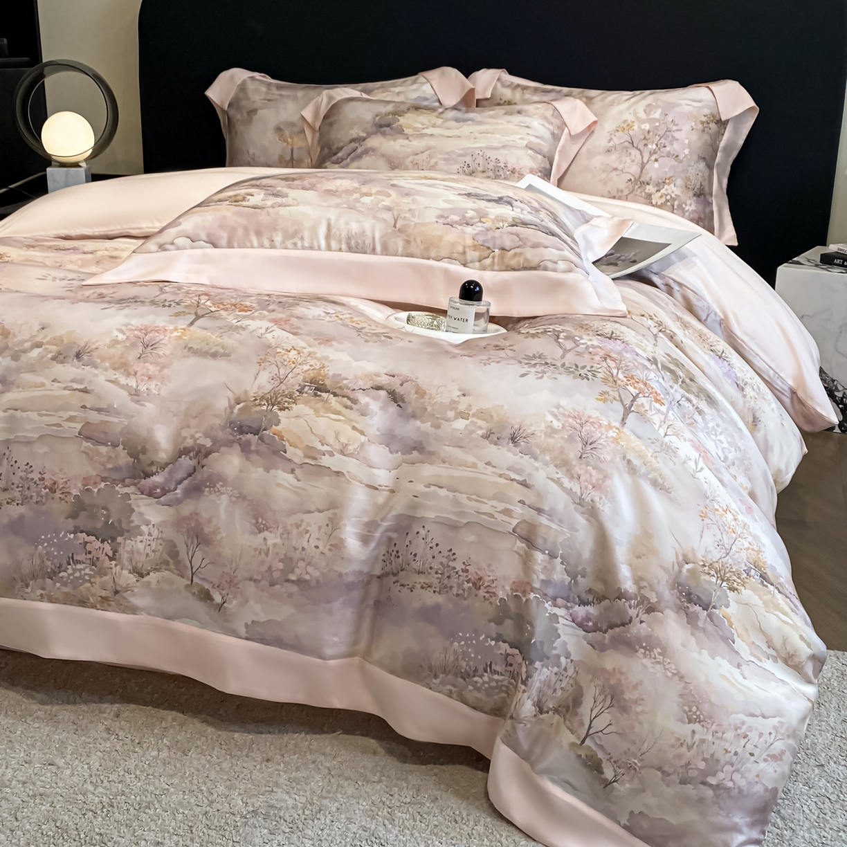 91家纺网 家纺一手货源 找家纺 （总）博纳家纺 2026新款天丝莱塞尔轻奢高端数码印花拼角宽边夏被四件套冰感凉感四件套--夏洛伊系列