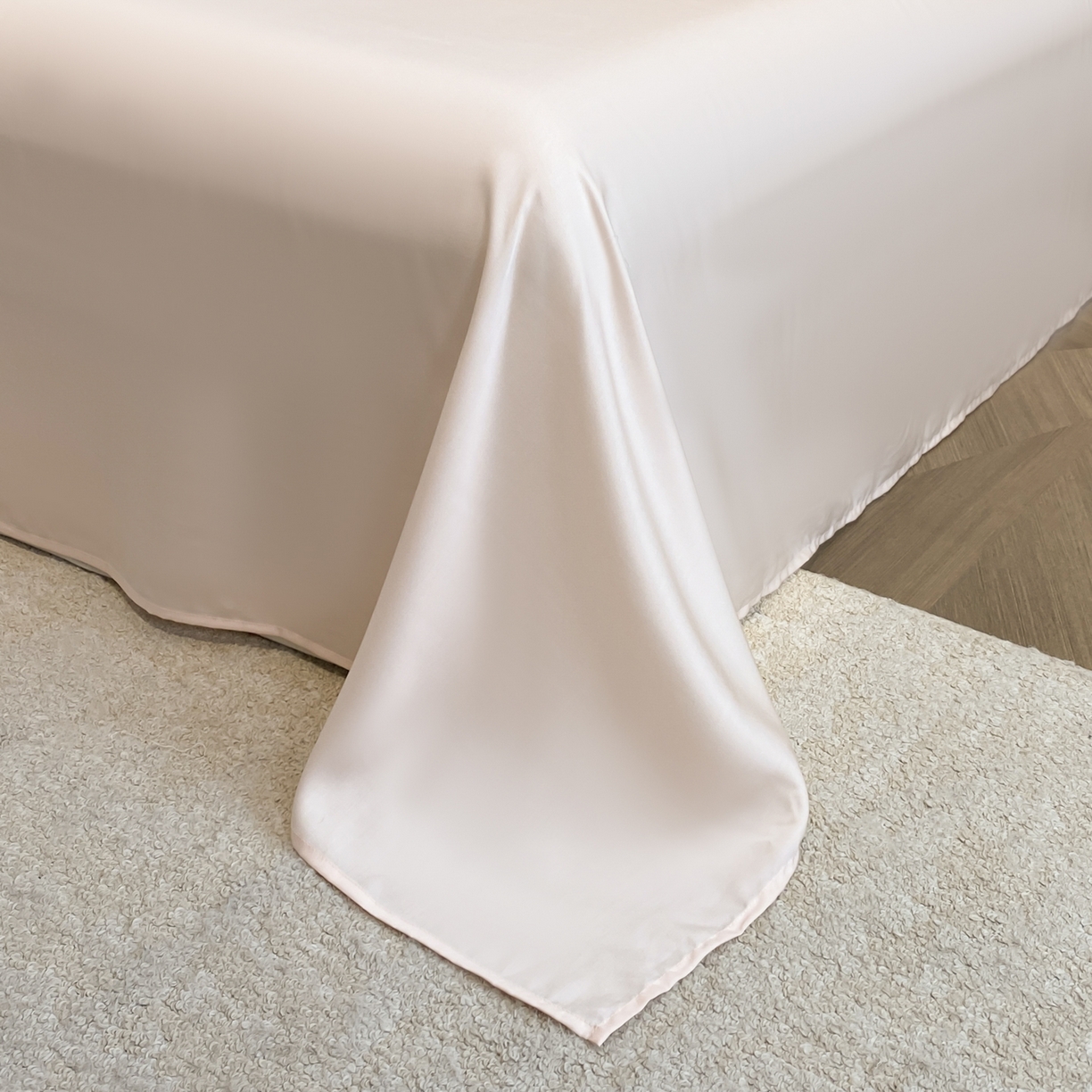 91家纺网 家纺一手货源 找家纺 博纳家纺 2026新款天丝莱塞尔轻奢高端数码印花拼角宽边夏被四件套冰感凉感四件套--夏洛伊系列 绮梦