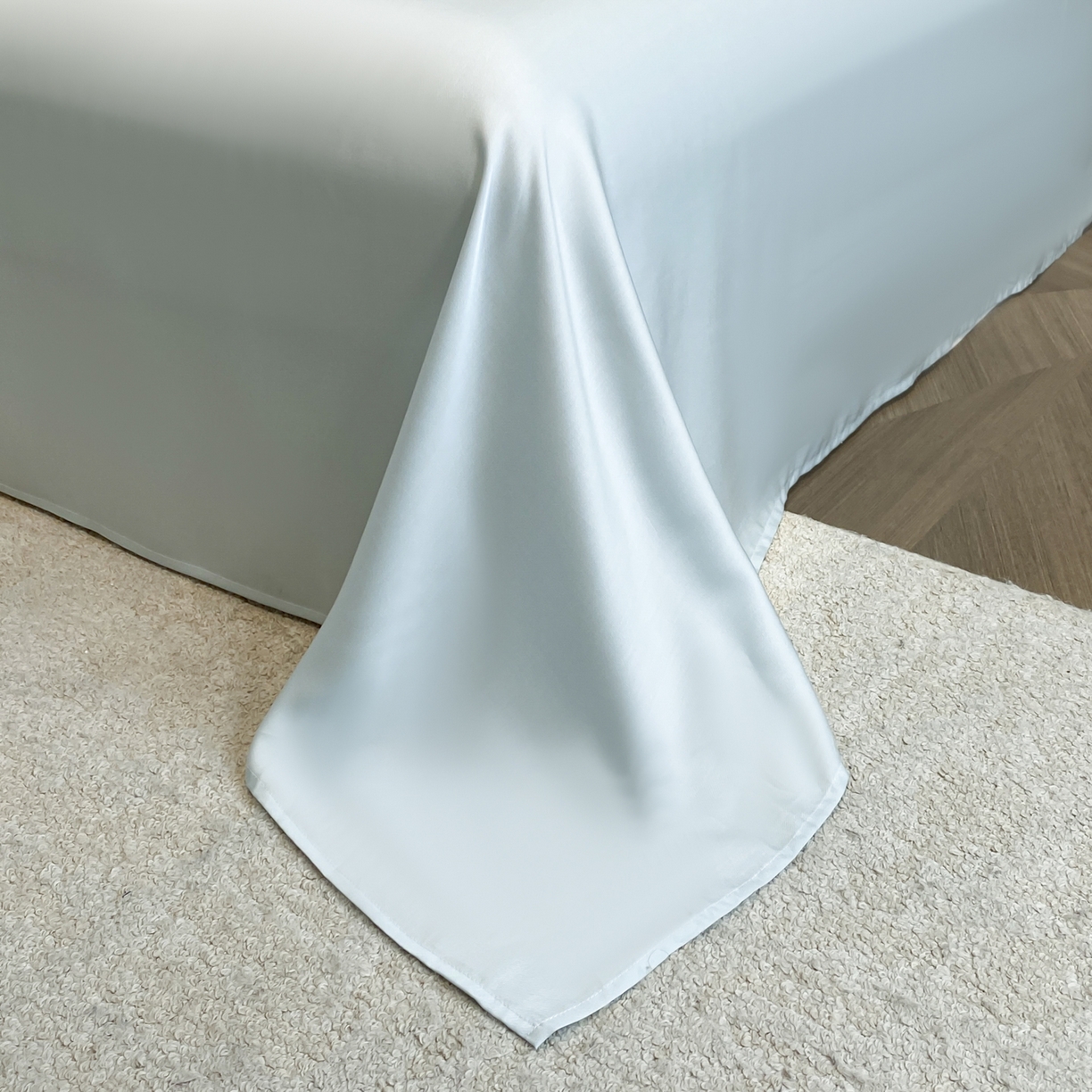 91家纺网 家纺一手货源 找家纺 博纳家纺 2026新款天丝莱塞尔轻奢高端数码印花拼角宽边夏被四件套冰感凉感四件套--夏洛伊系列 春亭序