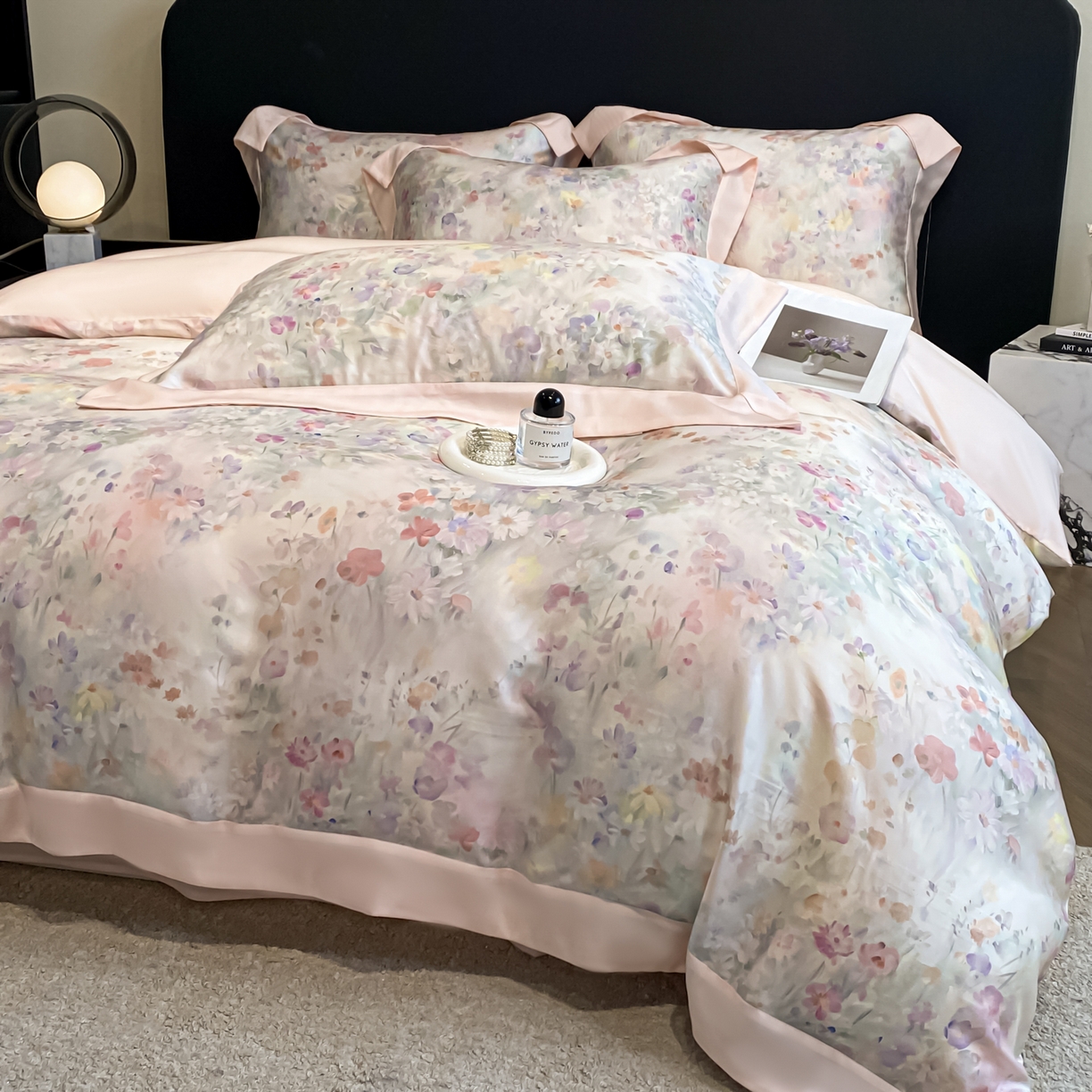 91家纺网 家纺一手货源 找家纺 博纳家纺 2026新款天丝莱塞尔轻奢高端数码印花拼角宽边夏被四件套冰感凉感四件套--夏洛伊系列 夏洛伊