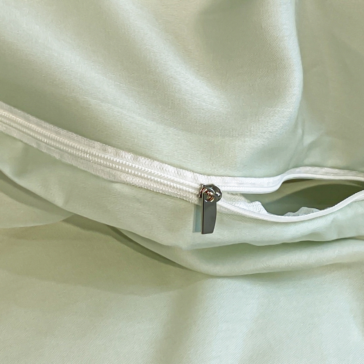 91家纺网 家纺一手货源 找家纺 博纳家纺 2026新款天丝莱塞尔轻奢高端数码印花拼角宽边夏被四件套冰感凉感四件套--夏洛伊系列 漫枝