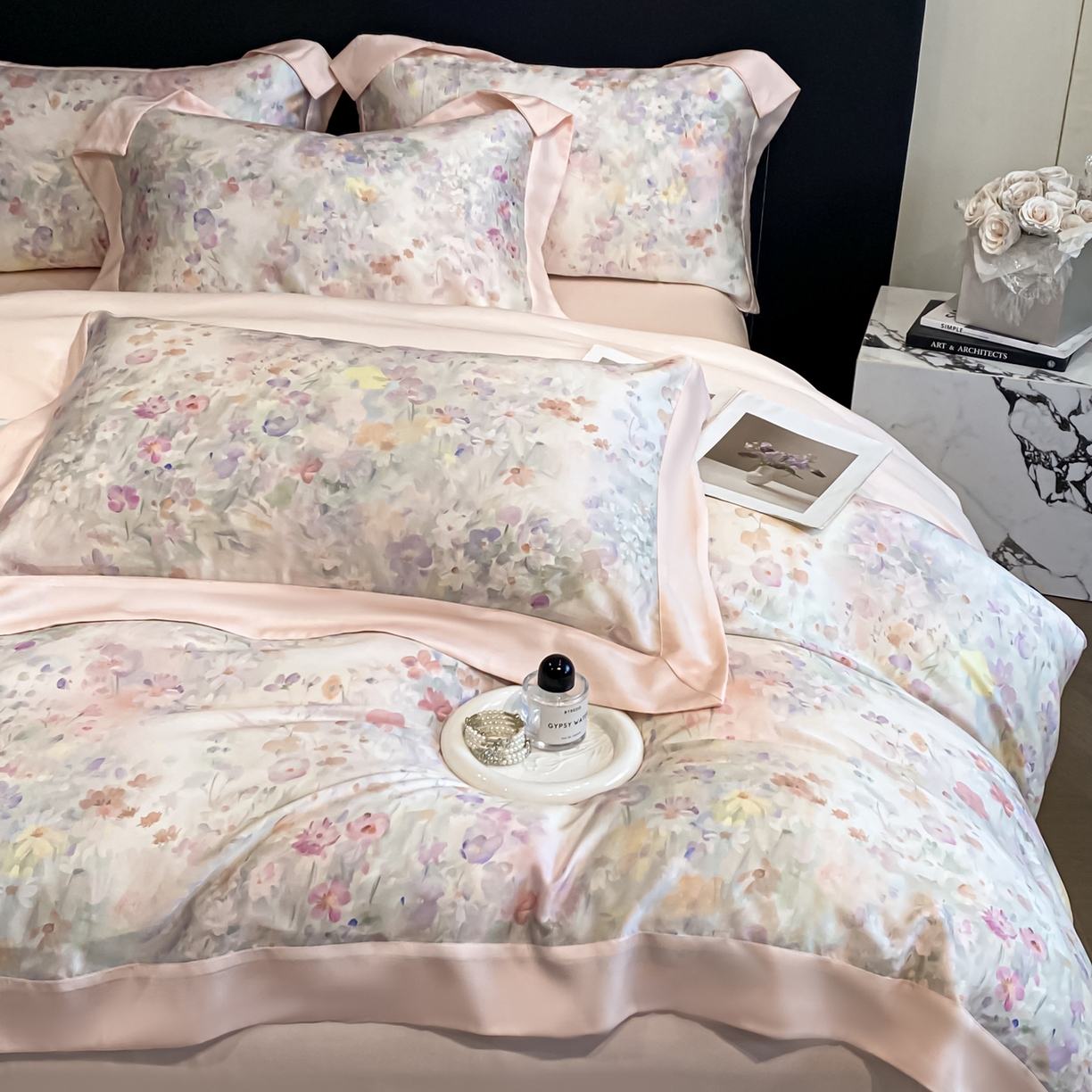 91家纺网 家纺一手货源 找家纺 博纳家纺 2026新款天丝莱塞尔轻奢高端数码印花拼角宽边夏被四件套冰感凉感四件套--夏洛伊系列 夏洛伊