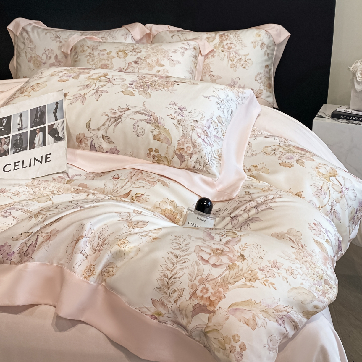 91家纺网 家纺一手货源 找家纺 博纳家纺 2026新款天丝莱塞尔轻奢高端数码印花拼角宽边夏被四件套冰感凉感四件套--夏洛伊系列 绮梦