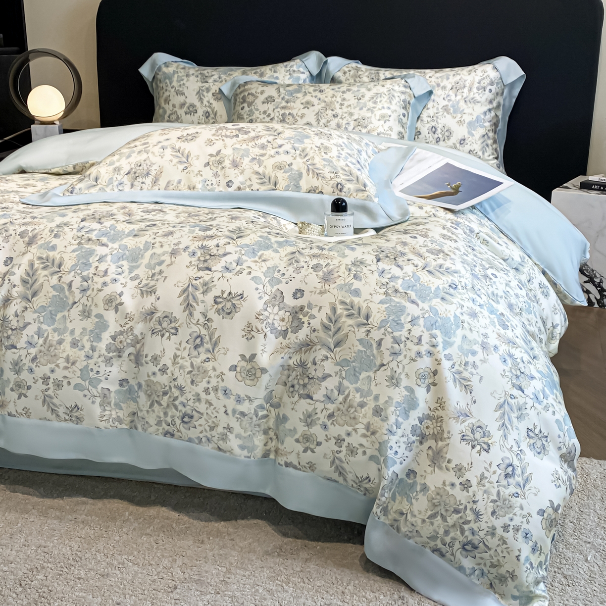 91家纺网 家纺一手货源 找家纺 博纳家纺 2026新款天丝莱塞尔轻奢高端数码印花拼角宽边夏被四件套冰感凉感四件套--夏洛伊系列 春亭序