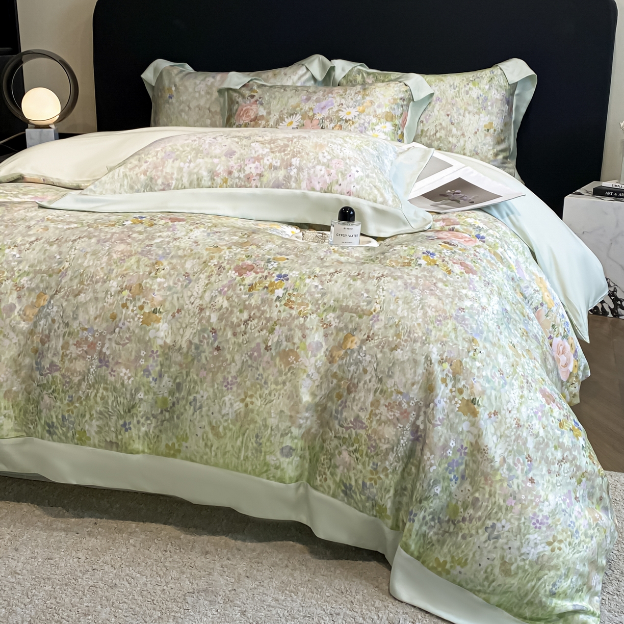 91家纺网 家纺一手货源 找家纺 博纳家纺 2026新款天丝莱塞尔轻奢高端数码印花拼角宽边夏被四件套冰感凉感四件套--夏洛伊系列 漫枝