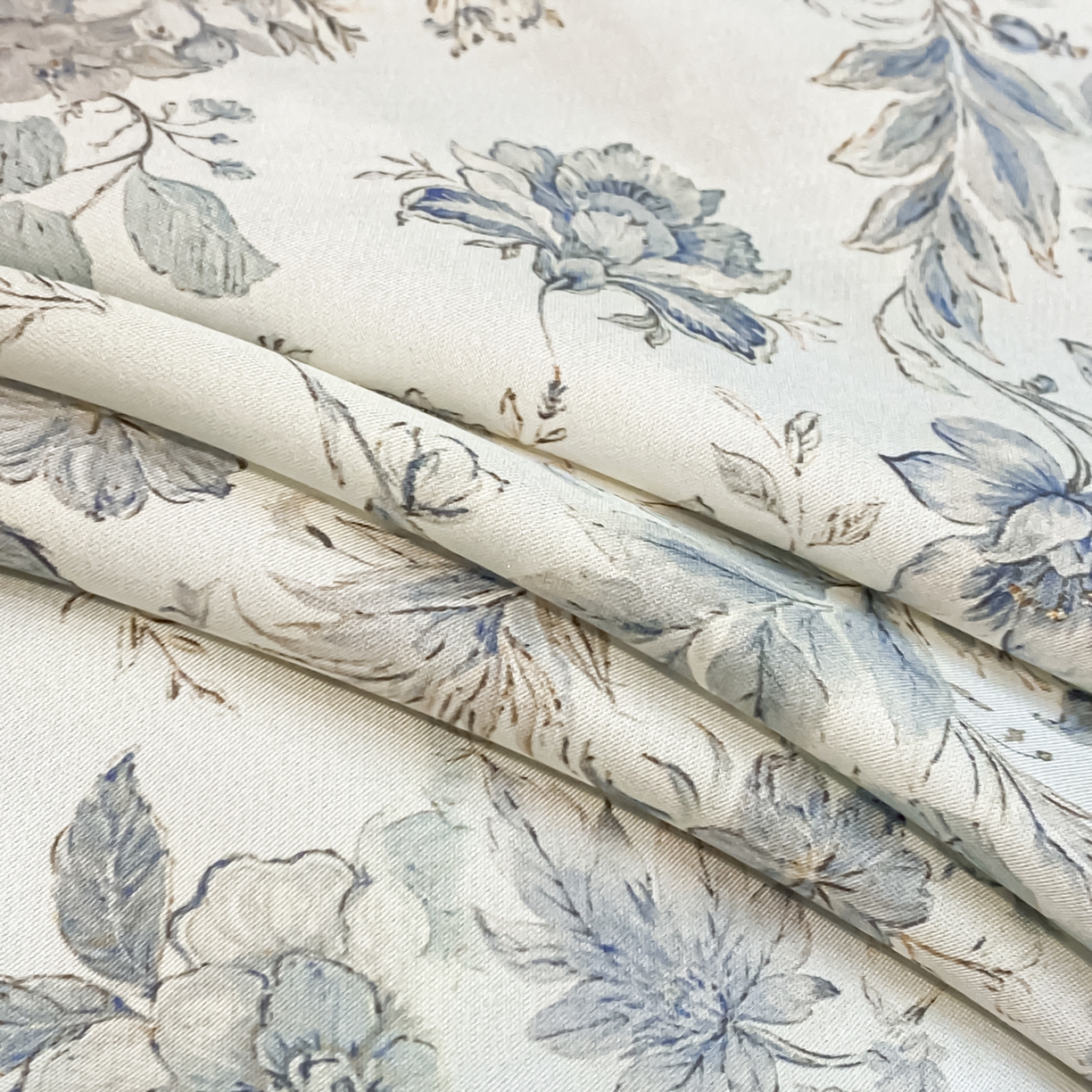 91家纺网 家纺一手货源 找家纺 博纳家纺 2026新款天丝莱塞尔轻奢高端数码印花拼角宽边夏被四件套冰感凉感四件套--夏洛伊系列 春亭序