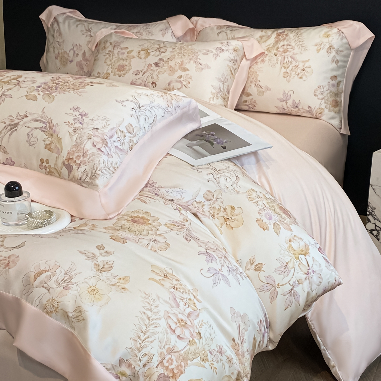 博纳家纺 2026新款天丝莱塞尔轻奢高端数码印花拼角宽边夏被四件套冰感凉感四件套--夏洛伊系列 绮梦