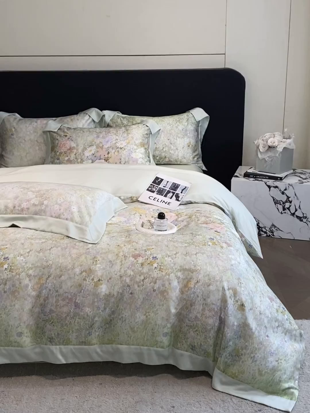 91家纺网 家纺一手货源 找家纺 博纳家纺 2026新款天丝莱塞尔轻奢高端数码印花拼角宽边夏被四件套冰感凉感四件套--夏洛伊系列 漫枝