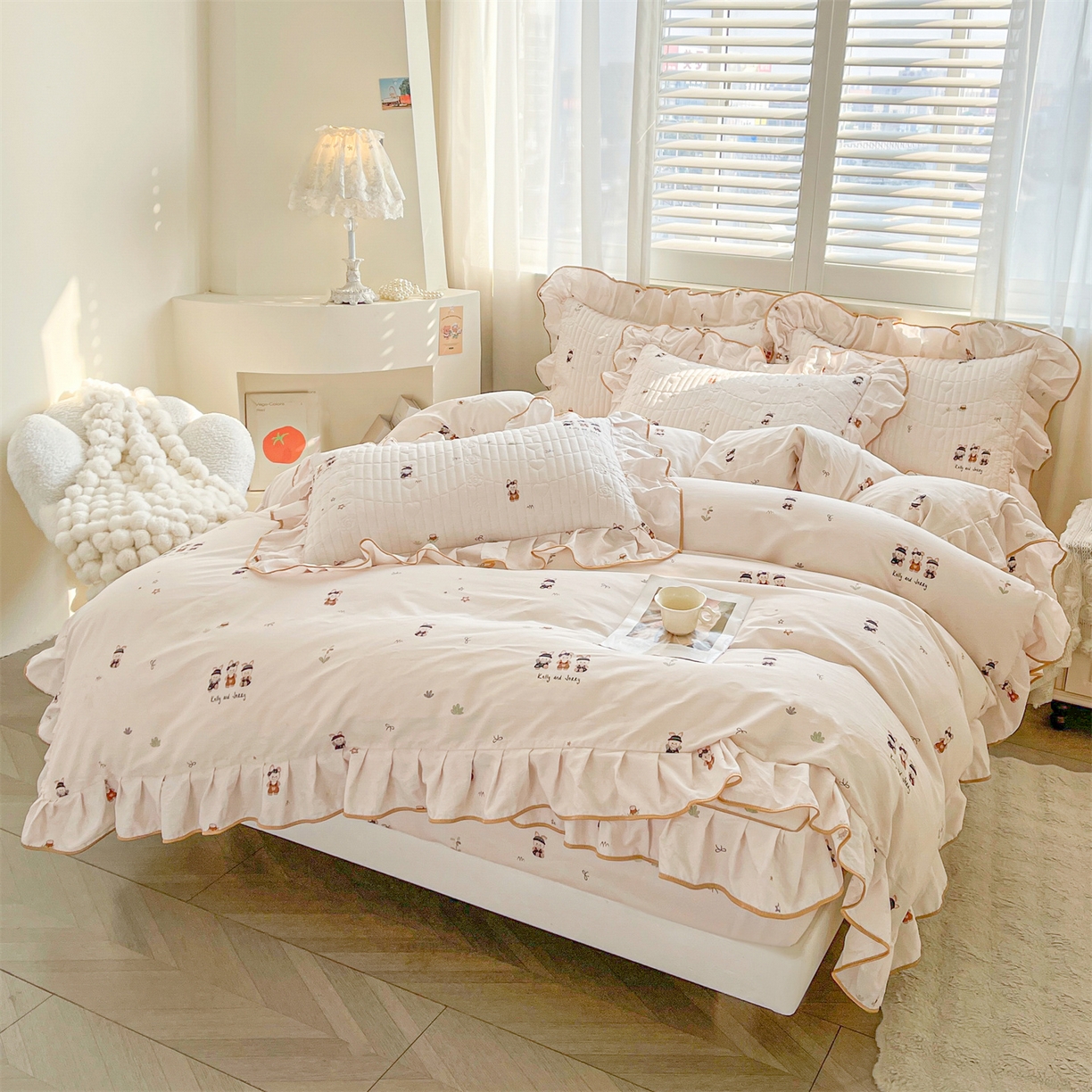 91家纺网 家纺一手货源 找家纺 宜凡家纺 2026新款全棉印花夹棉花边床笠套件②--四件套 森林动物派