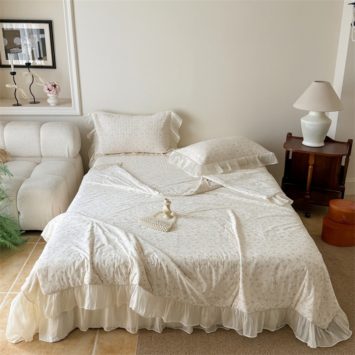 91家纺网 家纺一手货源 找家纺 吾欢心 2026新款仿锦安法式花边凉感丝床盖款夏凉被四件套软凉席三件套小冰皮空调被 浅雾繁花