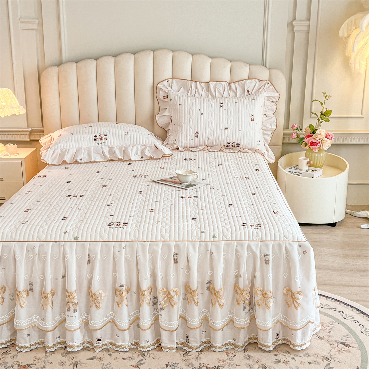 91家纺网 家纺一手货源 找家纺 宜凡家纺 2026新款全棉印花公主风夹棉床裙三件套② 森林动物派