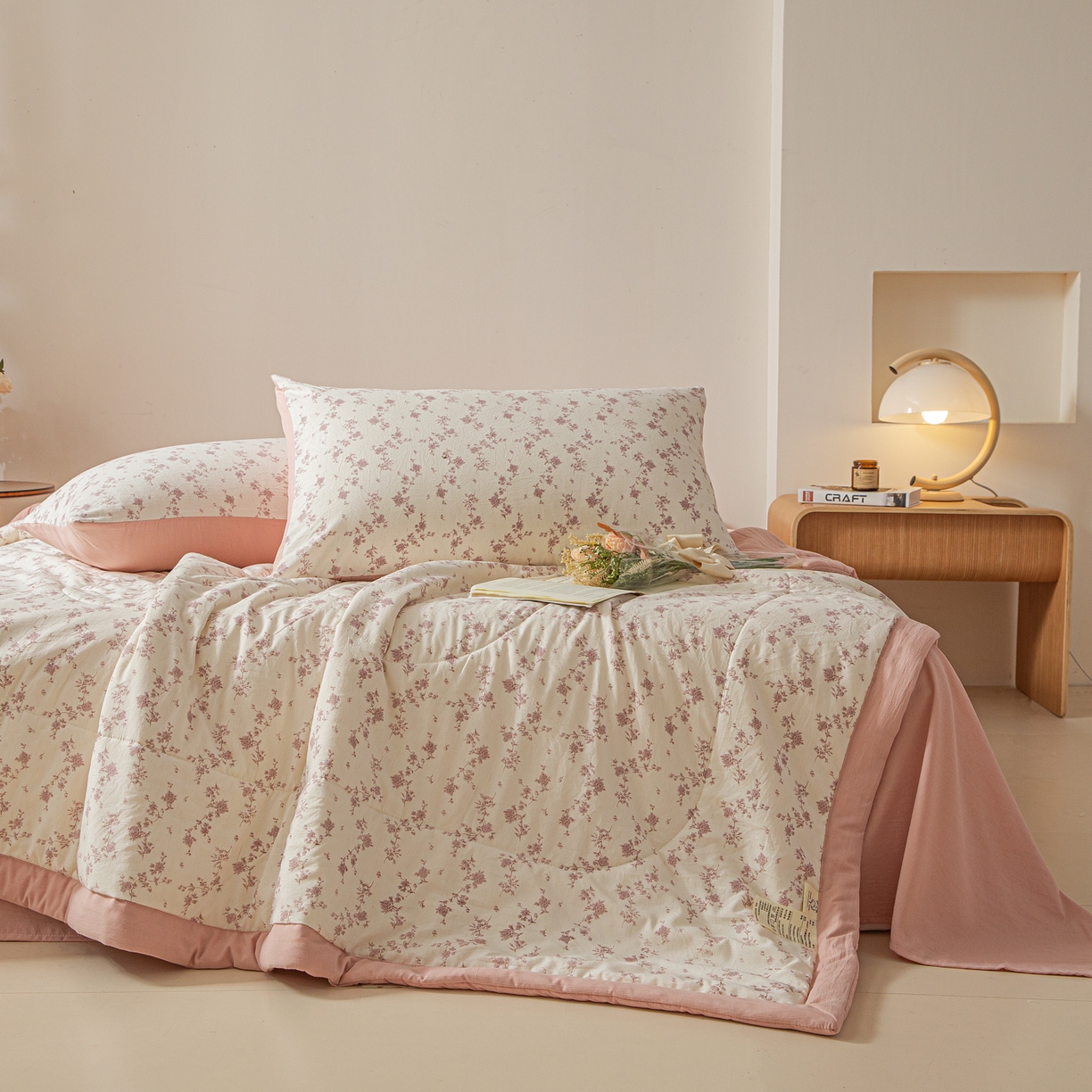 91家纺网 家纺一手货源 找家纺 江暮云家纺 2026新款A类亚麻印花新疆棉花被 粉雾花影