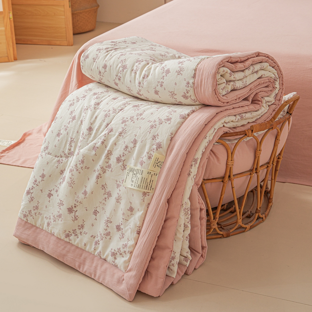 91家纺网 家纺一手货源 找家纺 江暮云家纺 2026新款A类亚麻印花新疆棉花被 粉雾花影