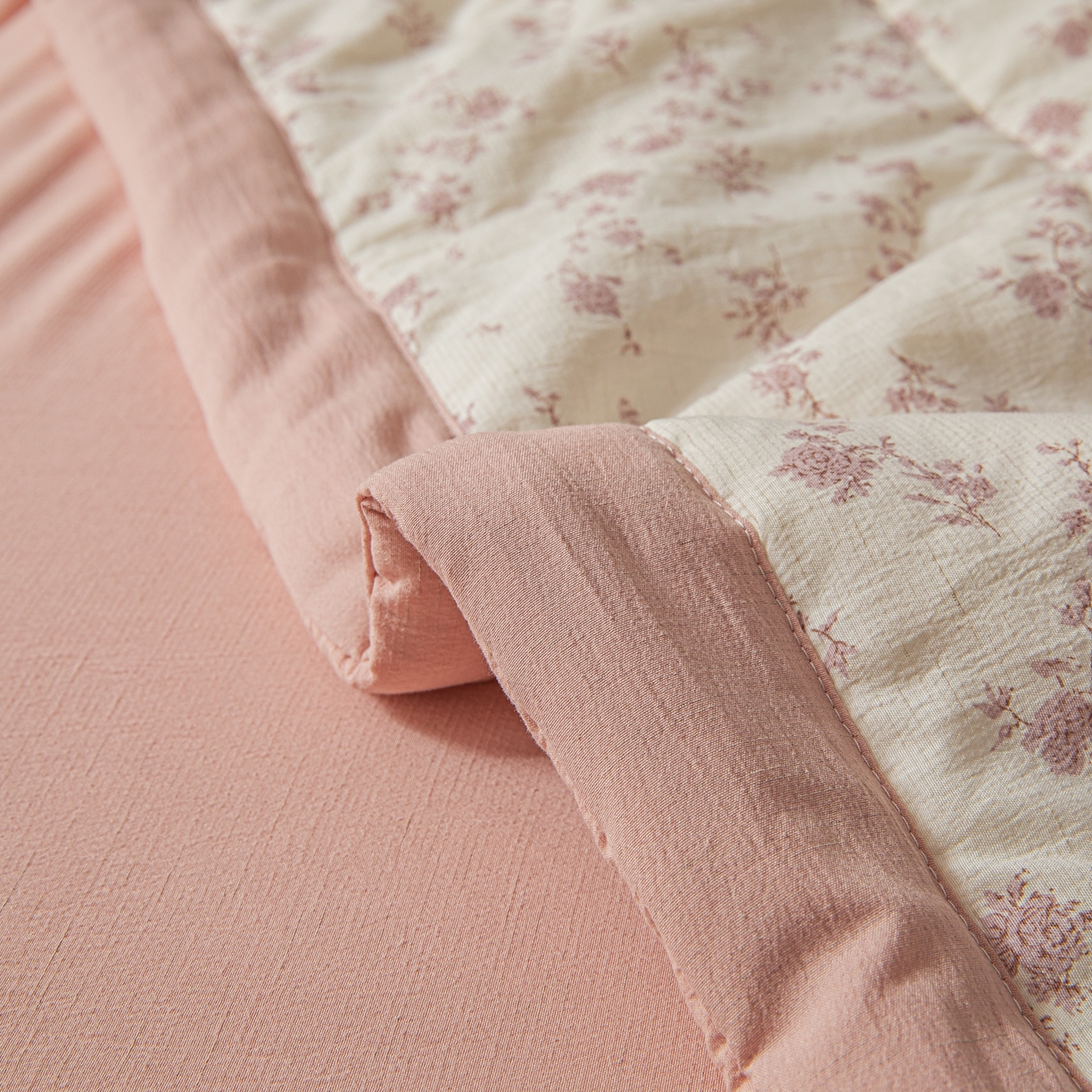 91家纺网 家纺一手货源 找家纺 江暮云家纺 2026新款A类亚麻印花新疆棉花被 粉雾花影